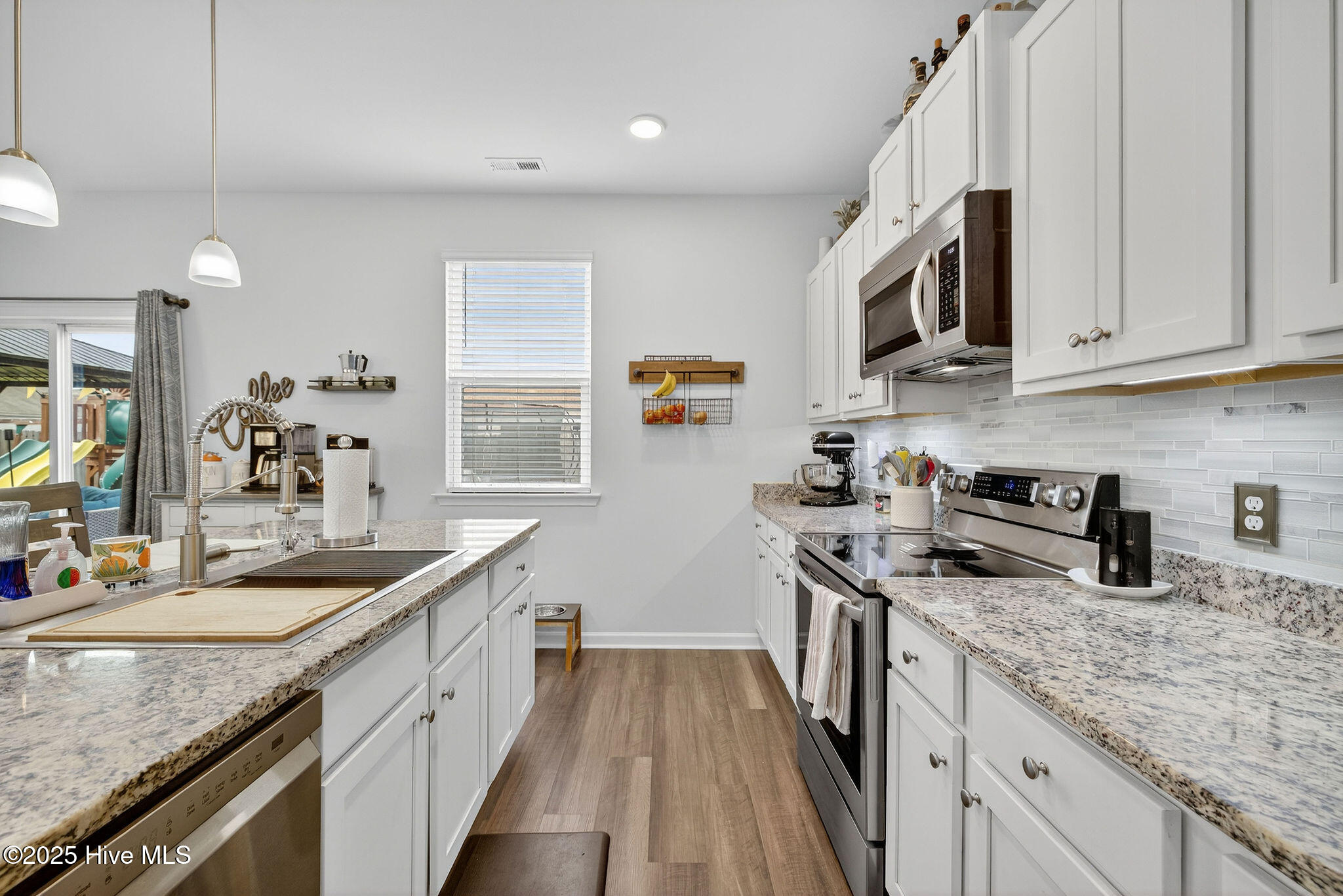 100535181 | Photo 13