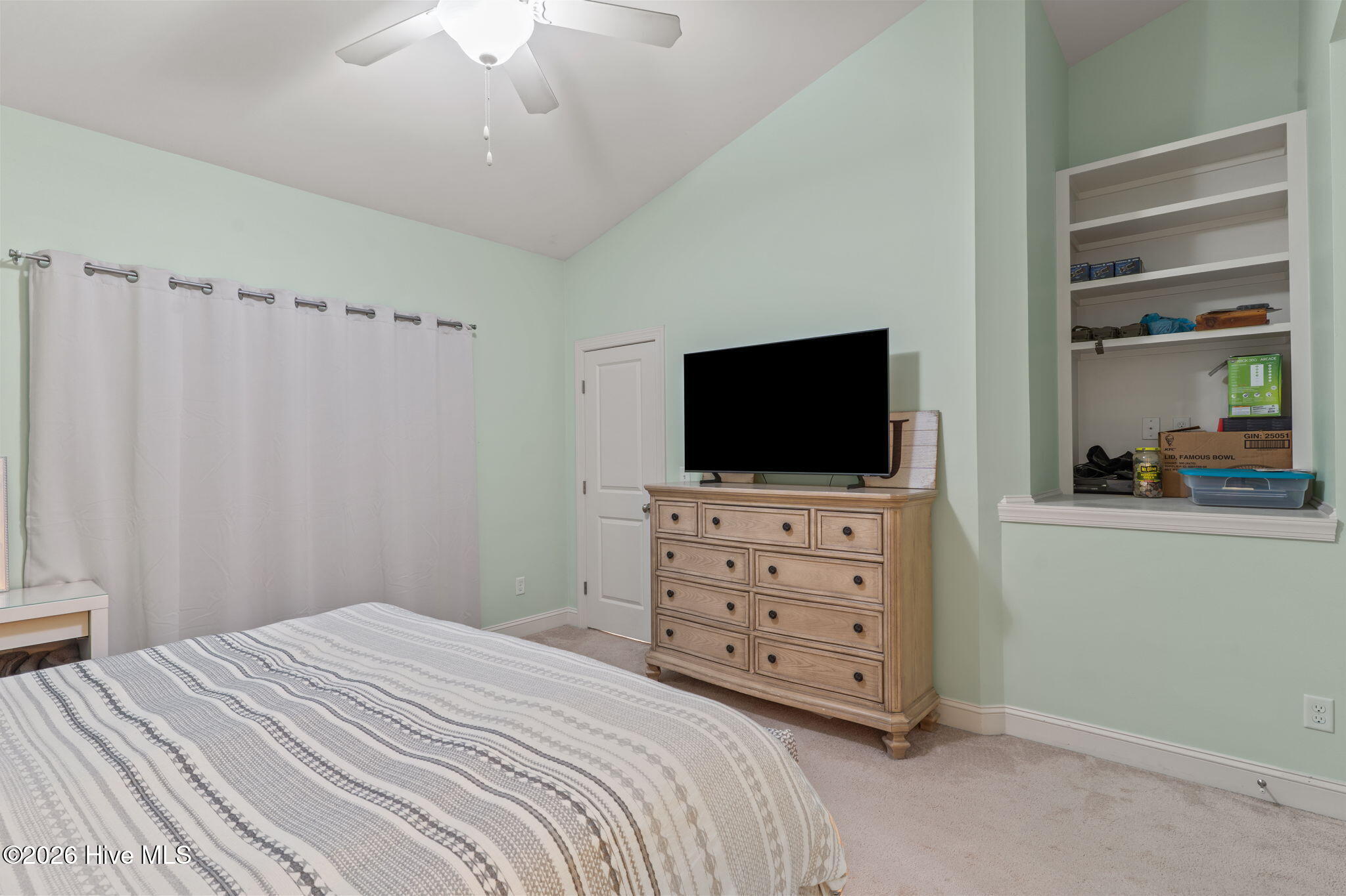 100561470 | Photo 26