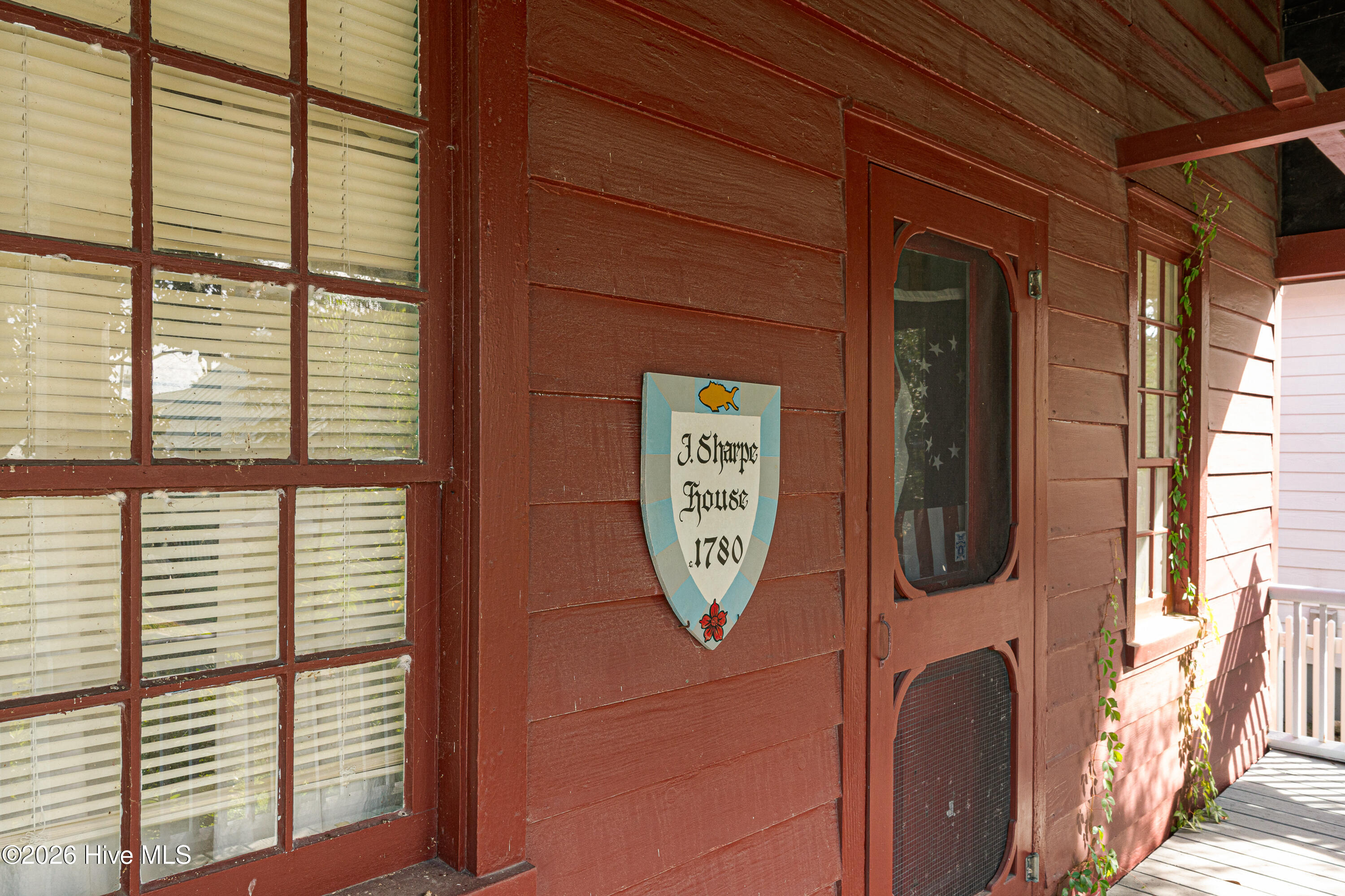 100603626 | Photo 2