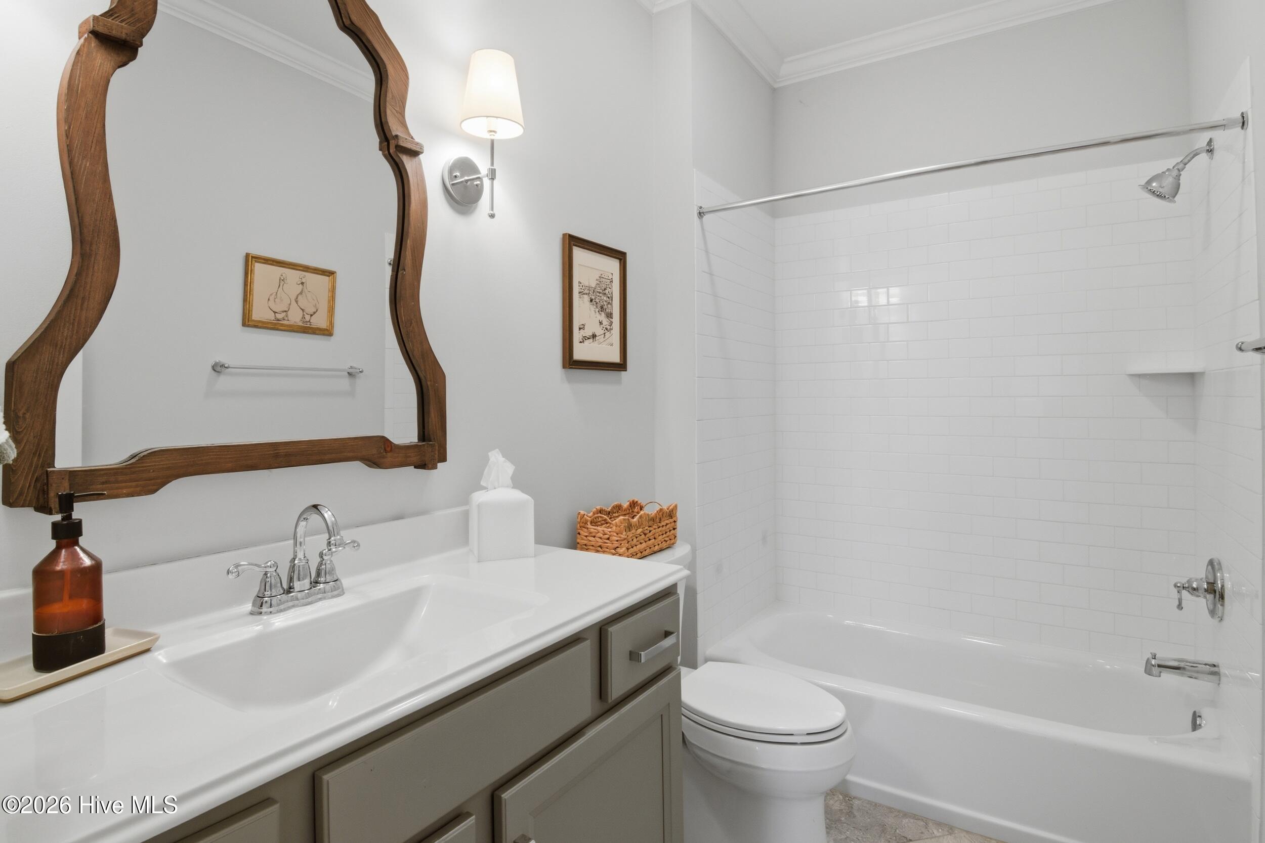 100551169 | Photo 26