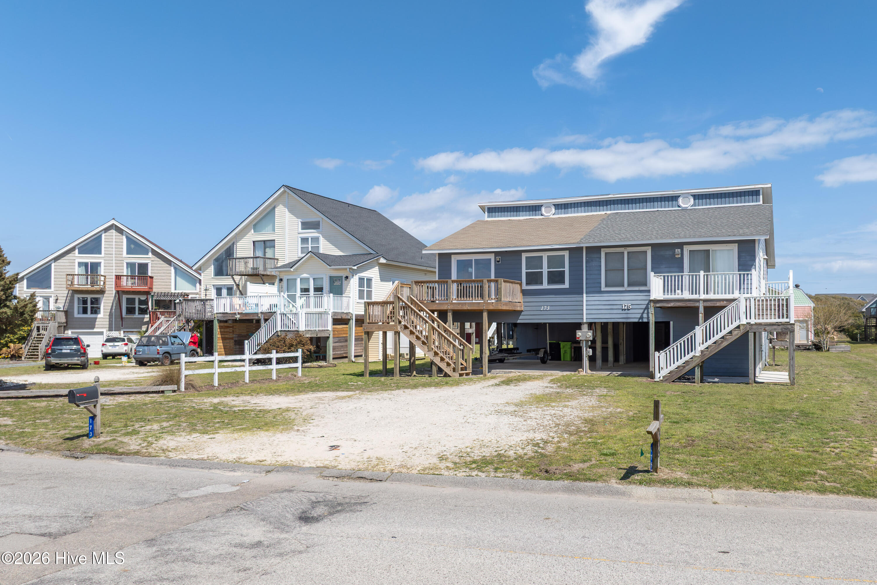 100489747 | Photo 25