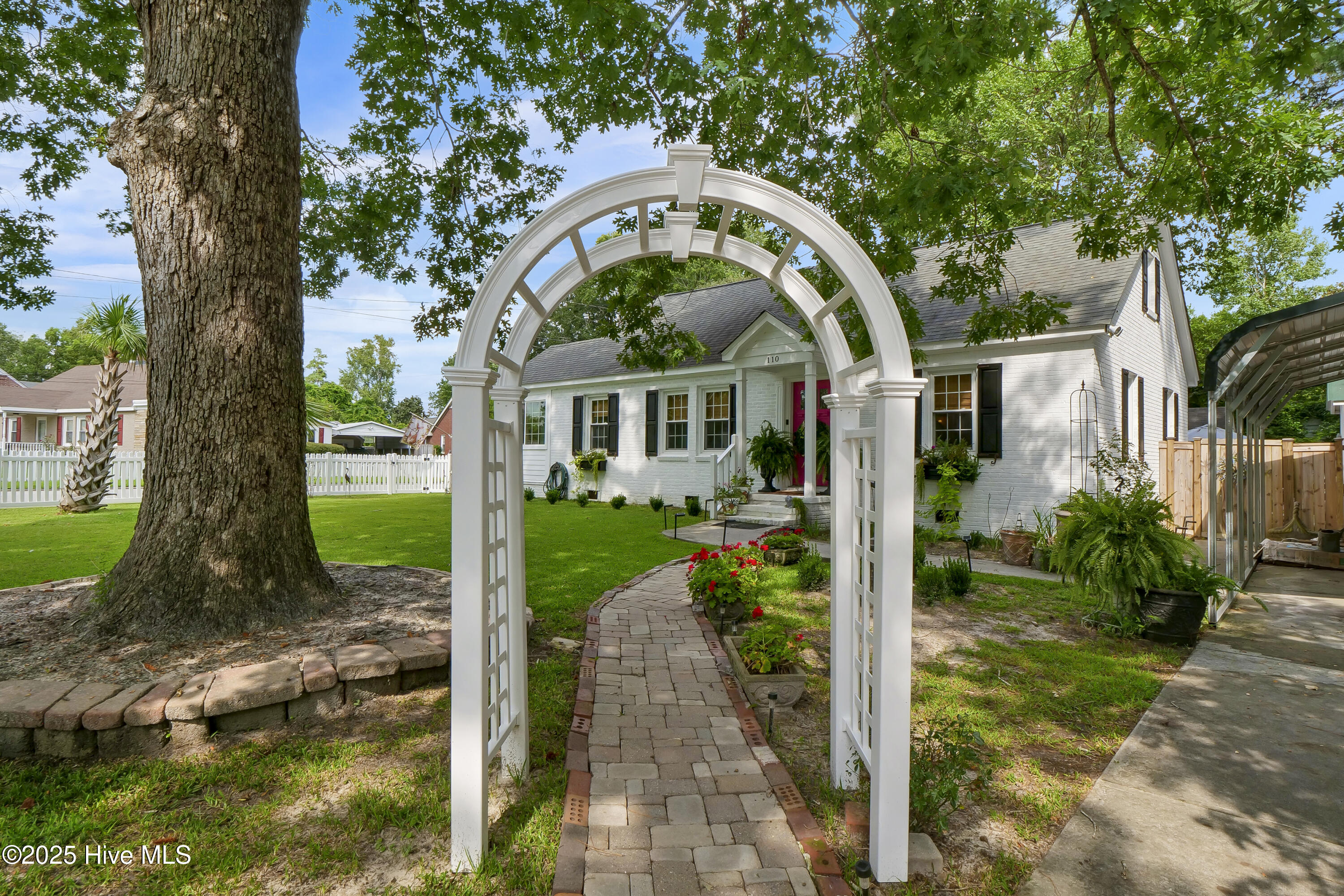 100528167 | Photo 10