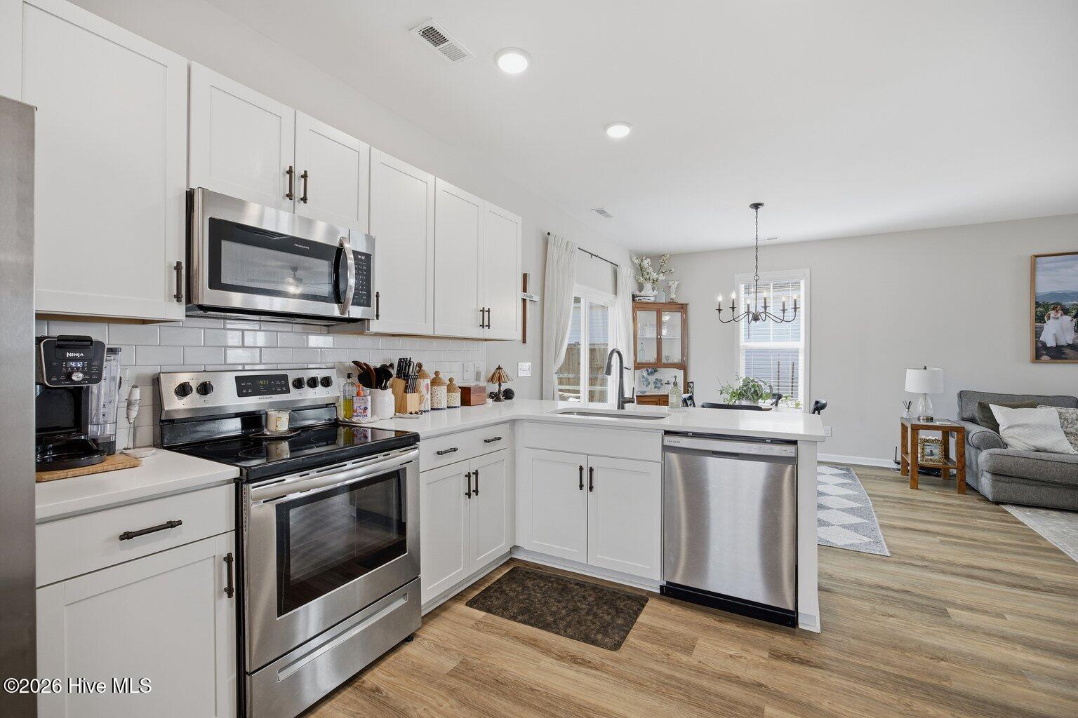 100567479 | Photo 16