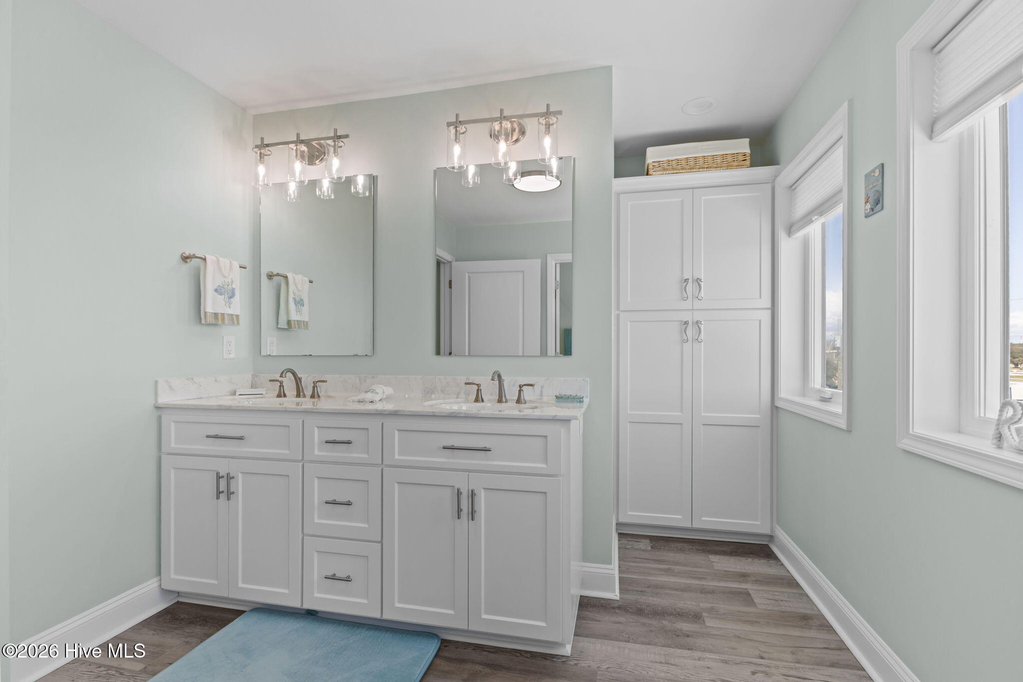 100559740 | Photo 35