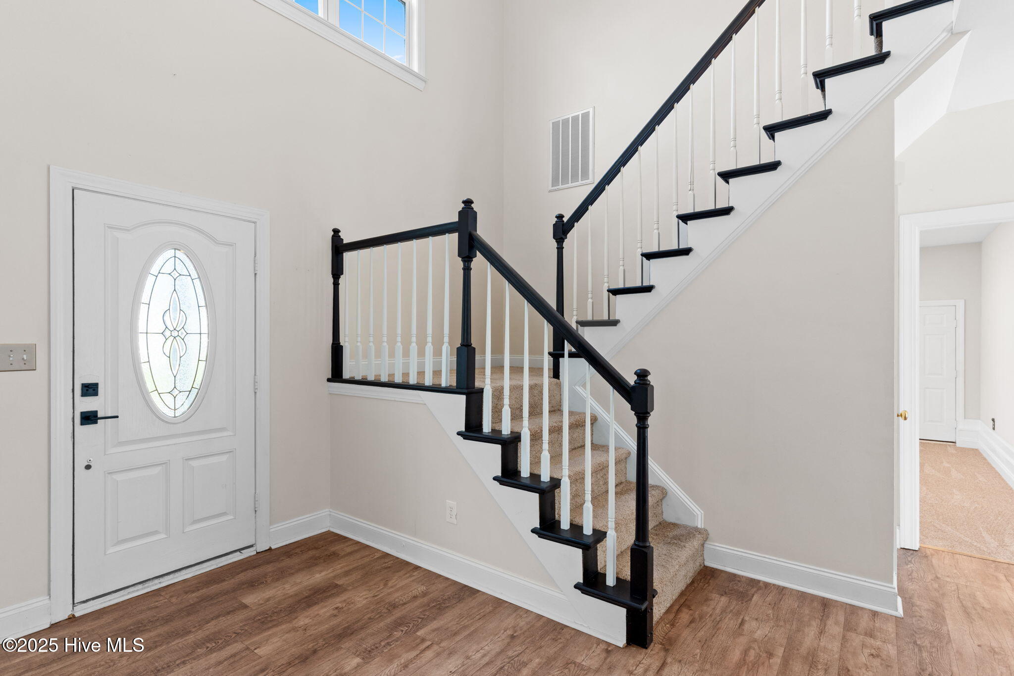 100532081 | Photo 19