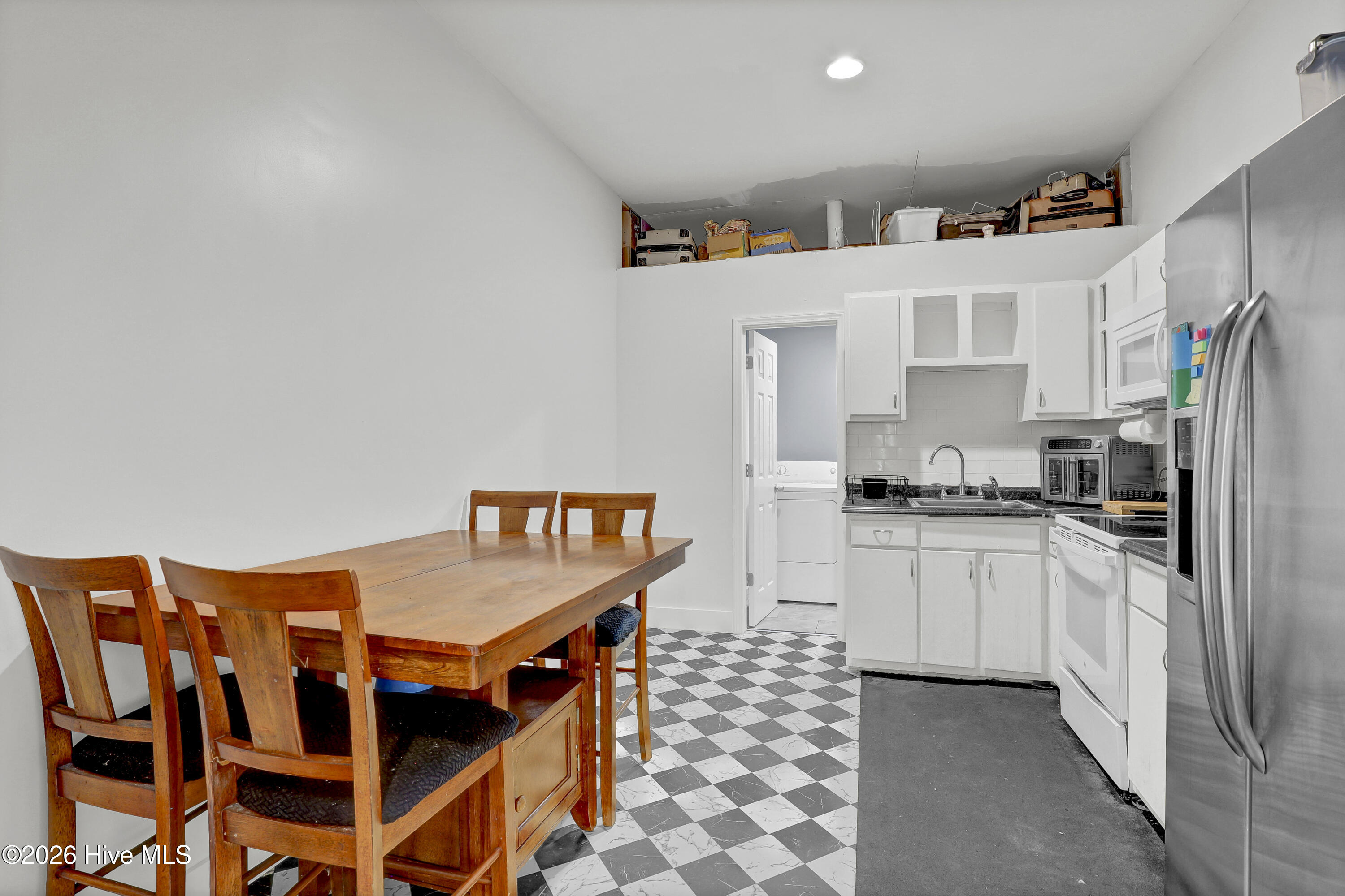 100551394 | Photo 53