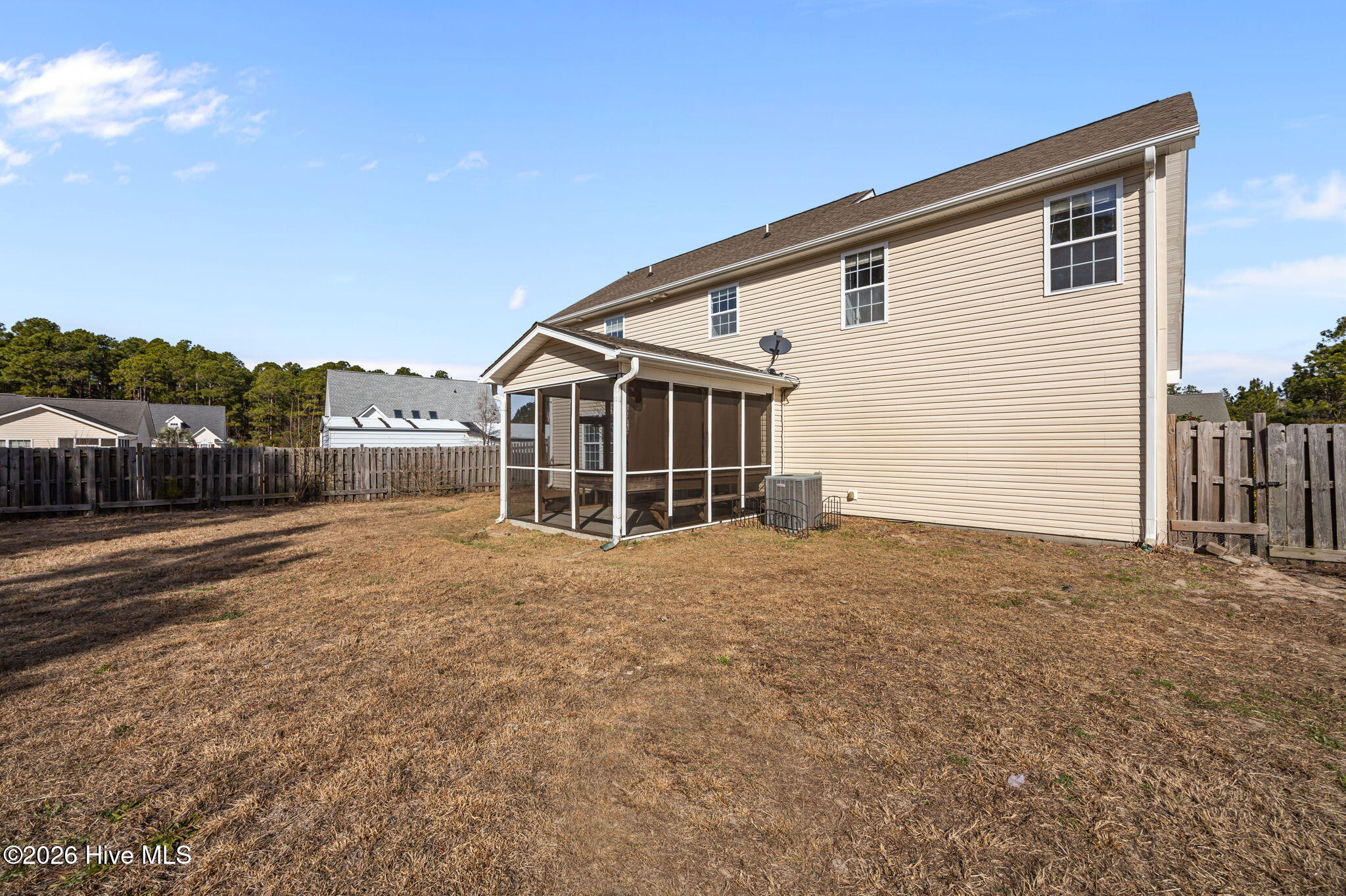 100549557 | Photo 44