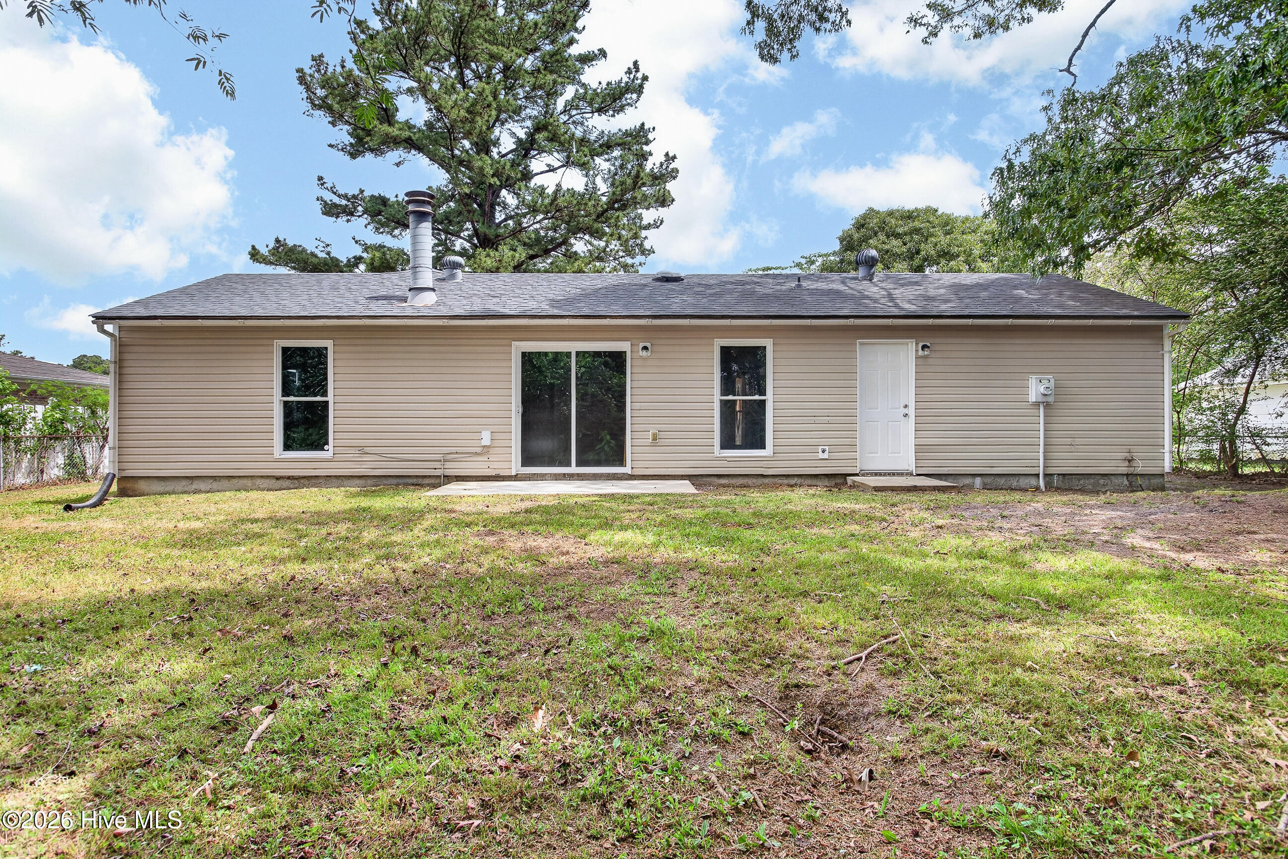 100570580 | Photo 24