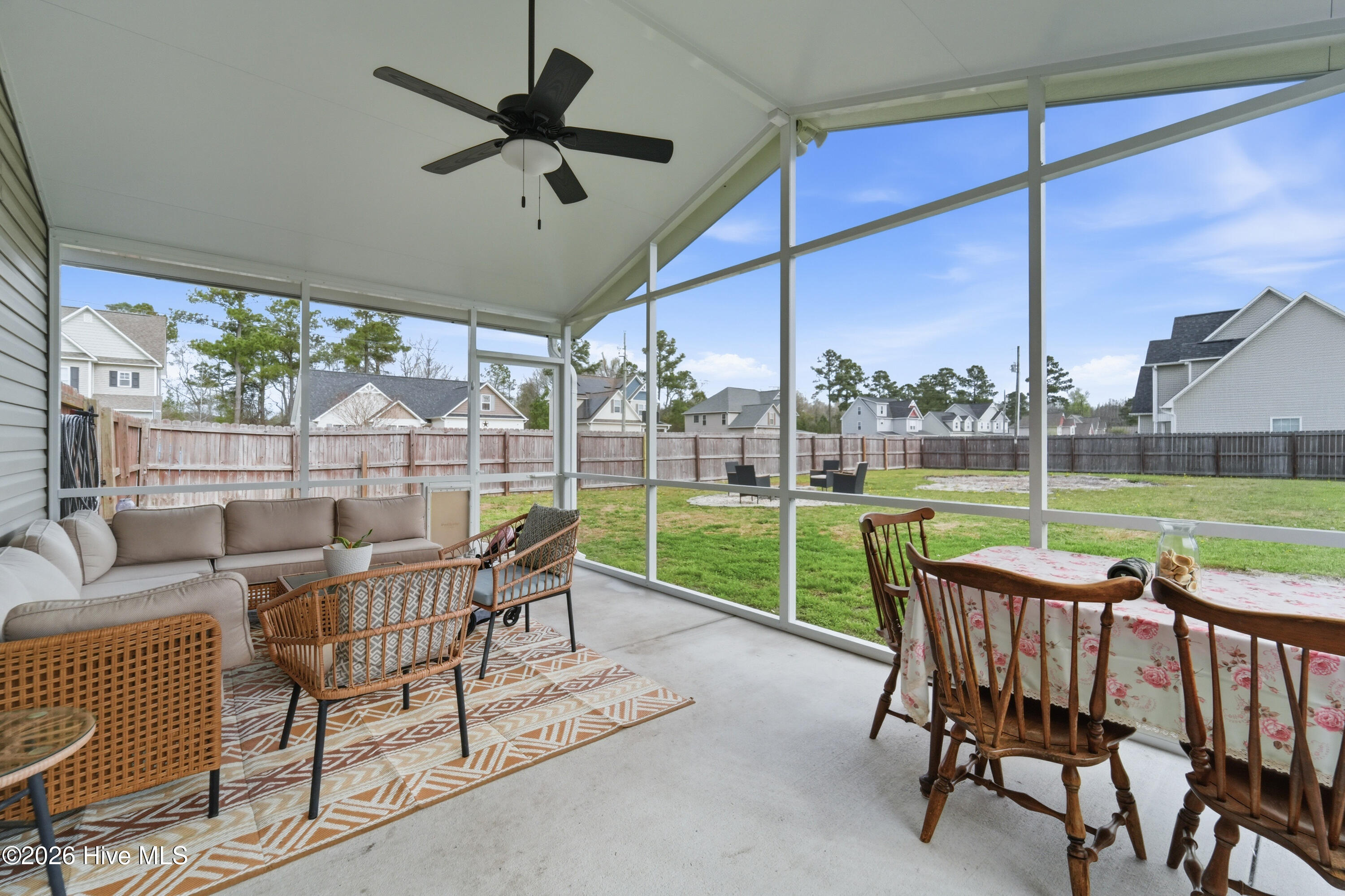 100560399 | Photo 17