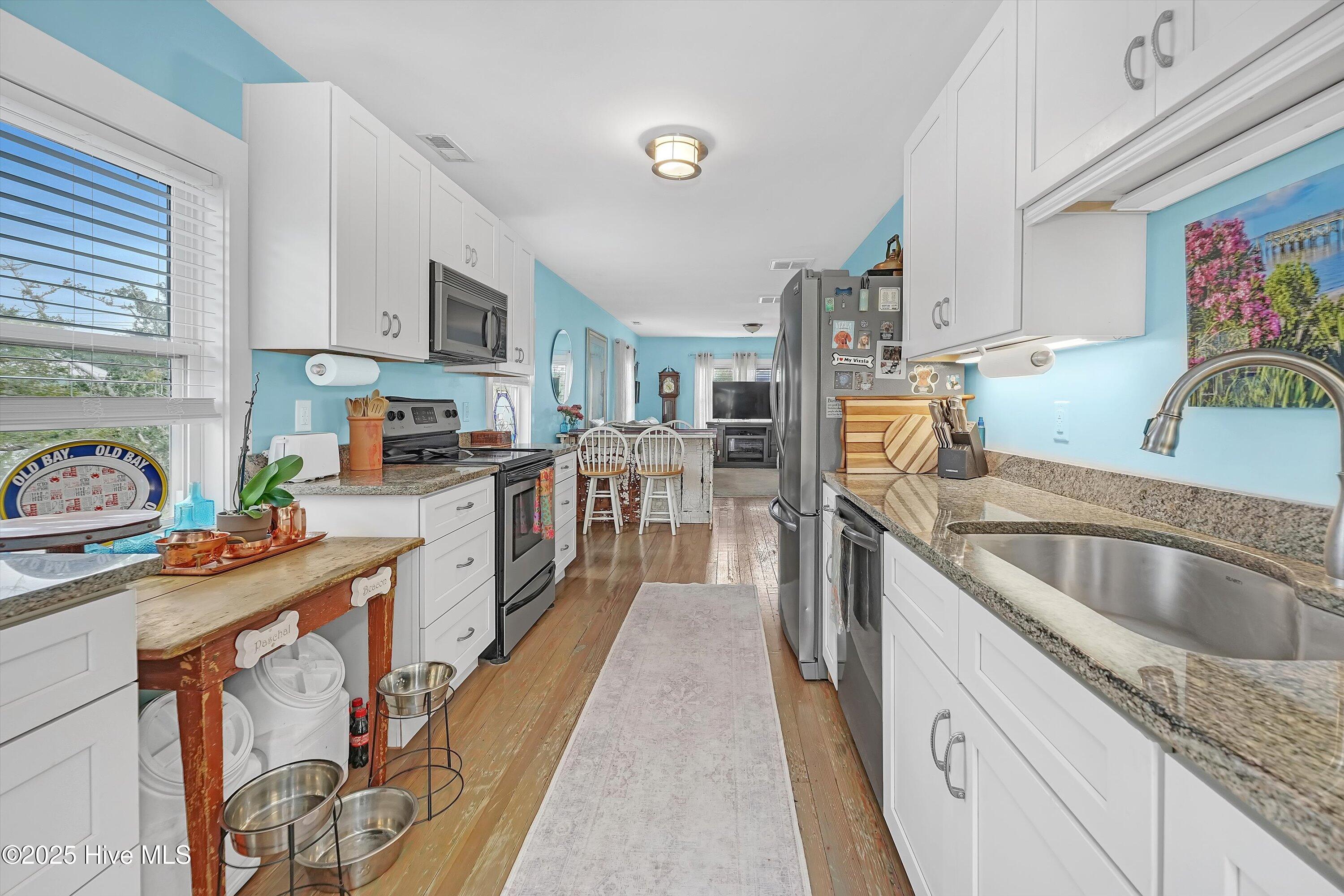 100530125 | Photo 31