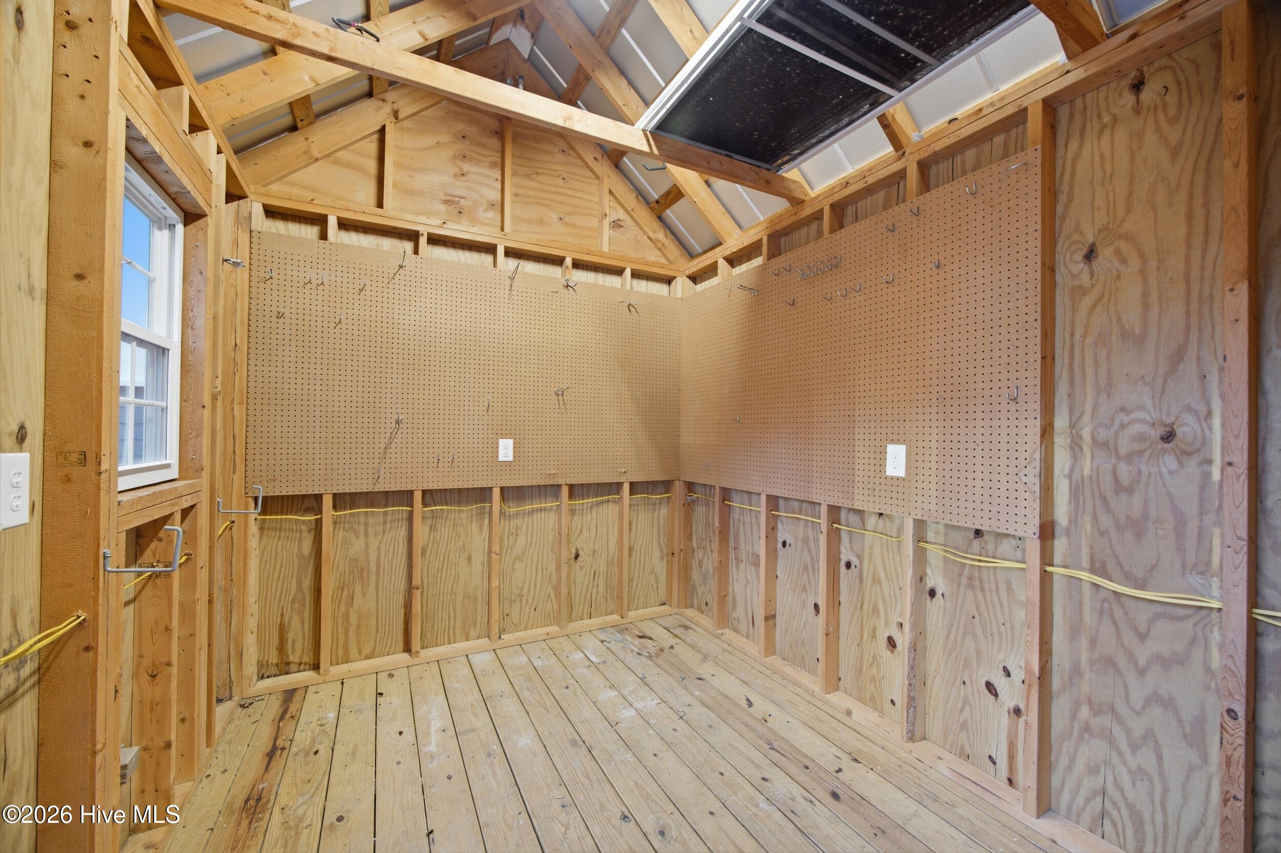 100566122 | Photo 46