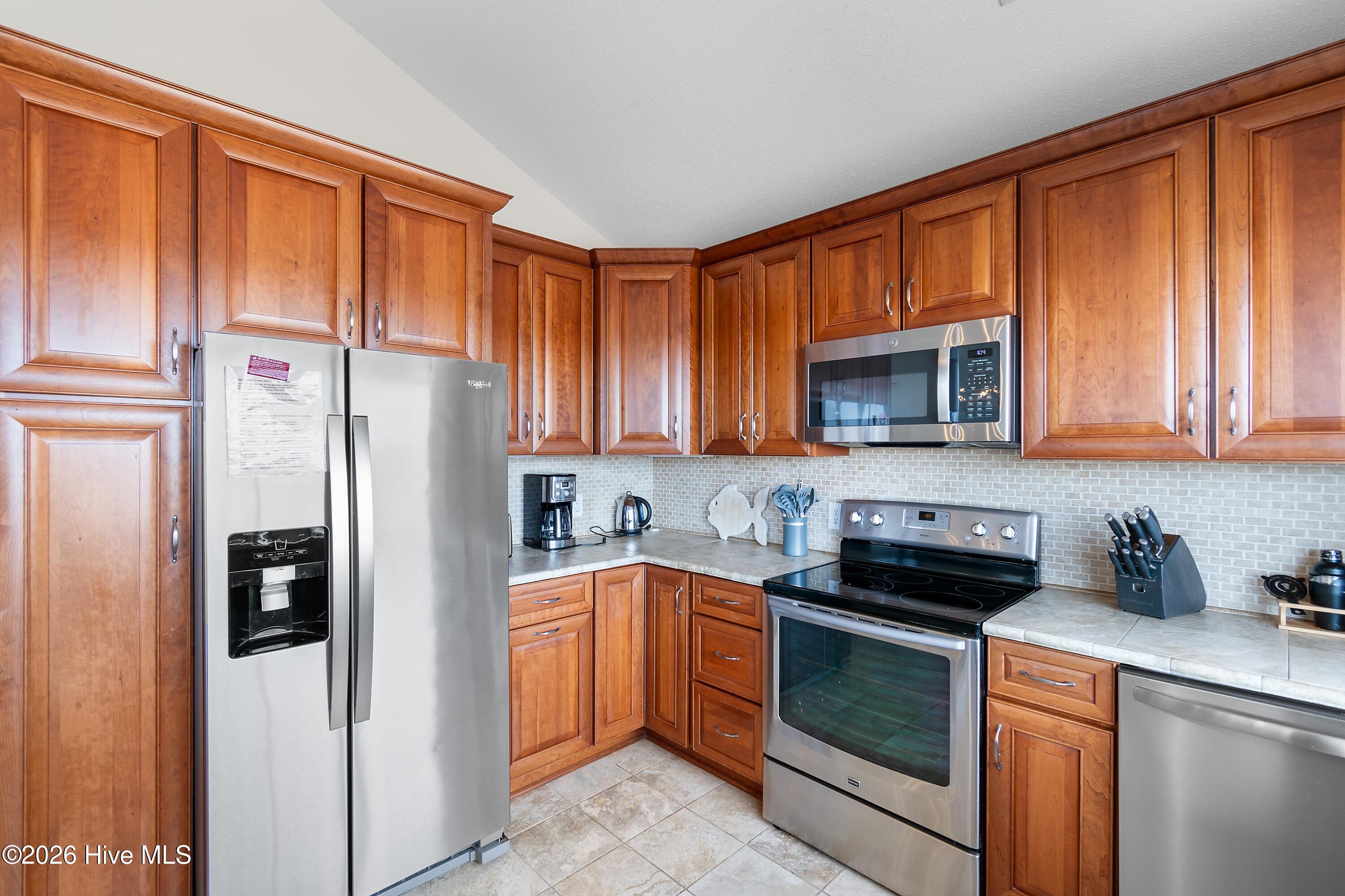 100550931 | Photo 25