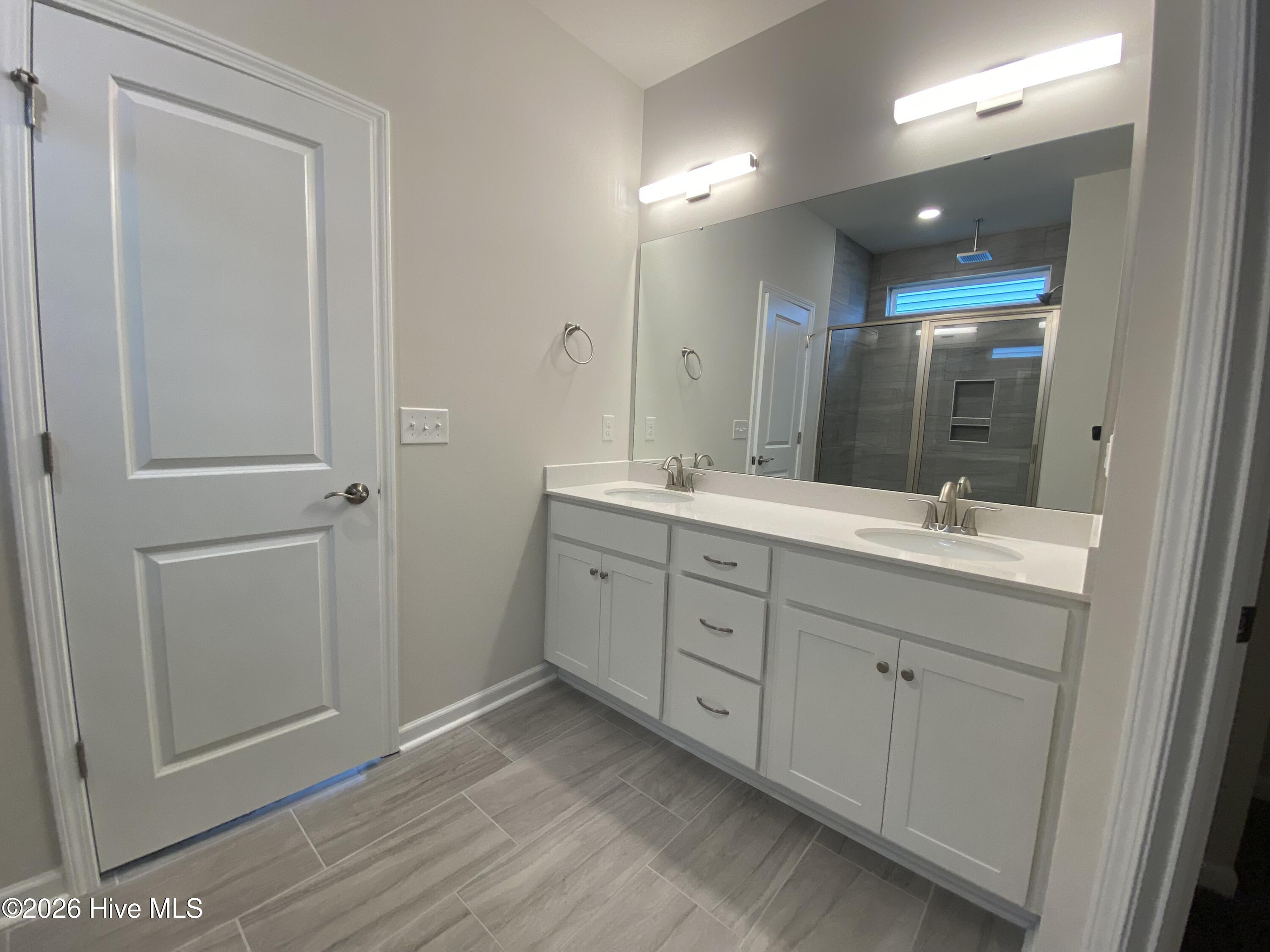 100550030 | Photo 11