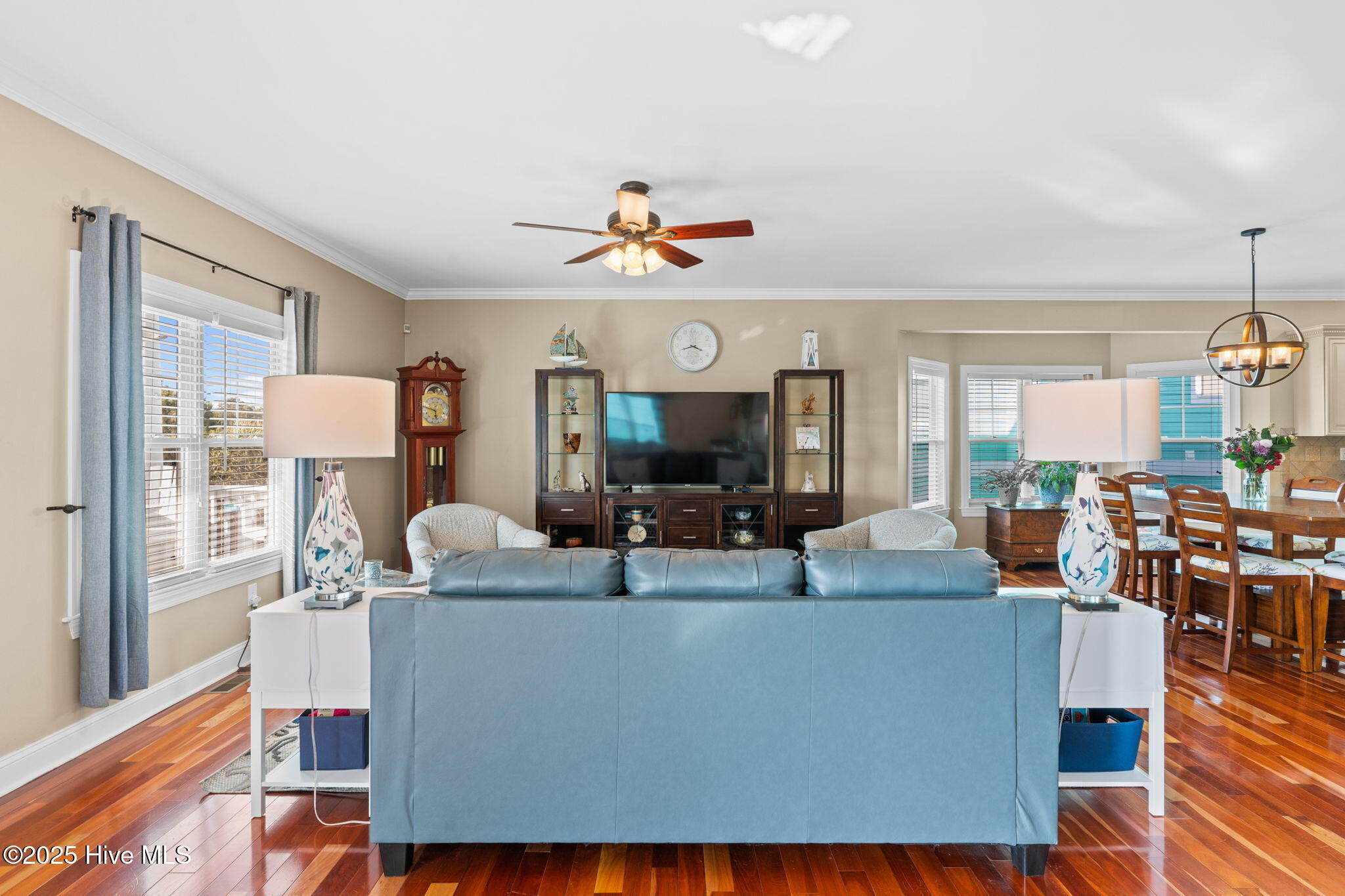 100548558 | Photo 17