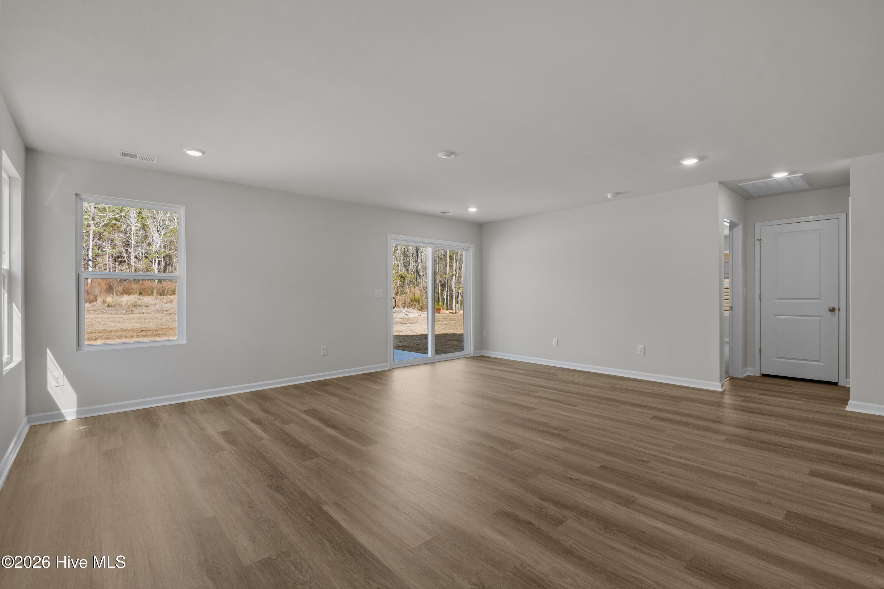 100552146 | Photo 18