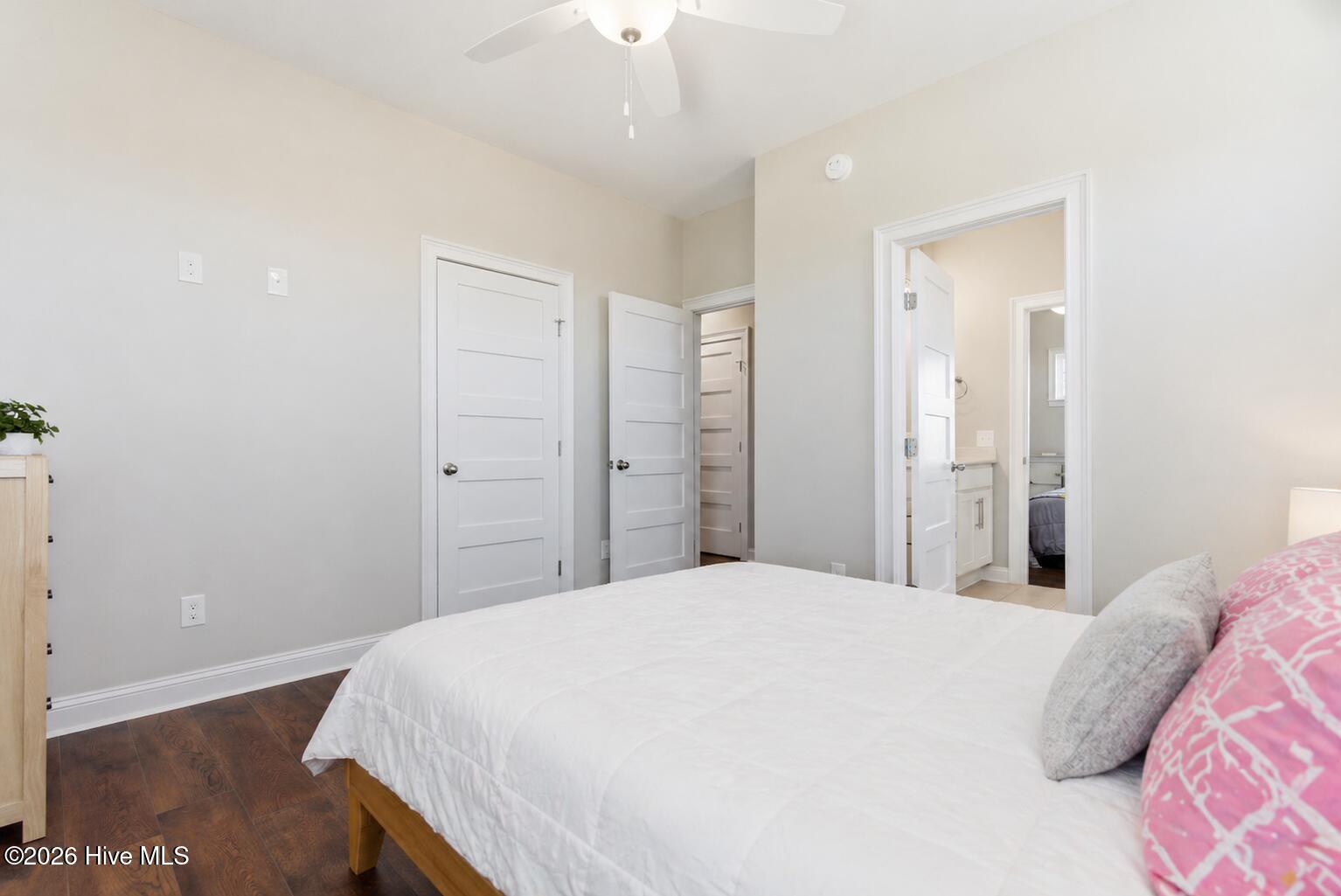 100570056 | Photo 37