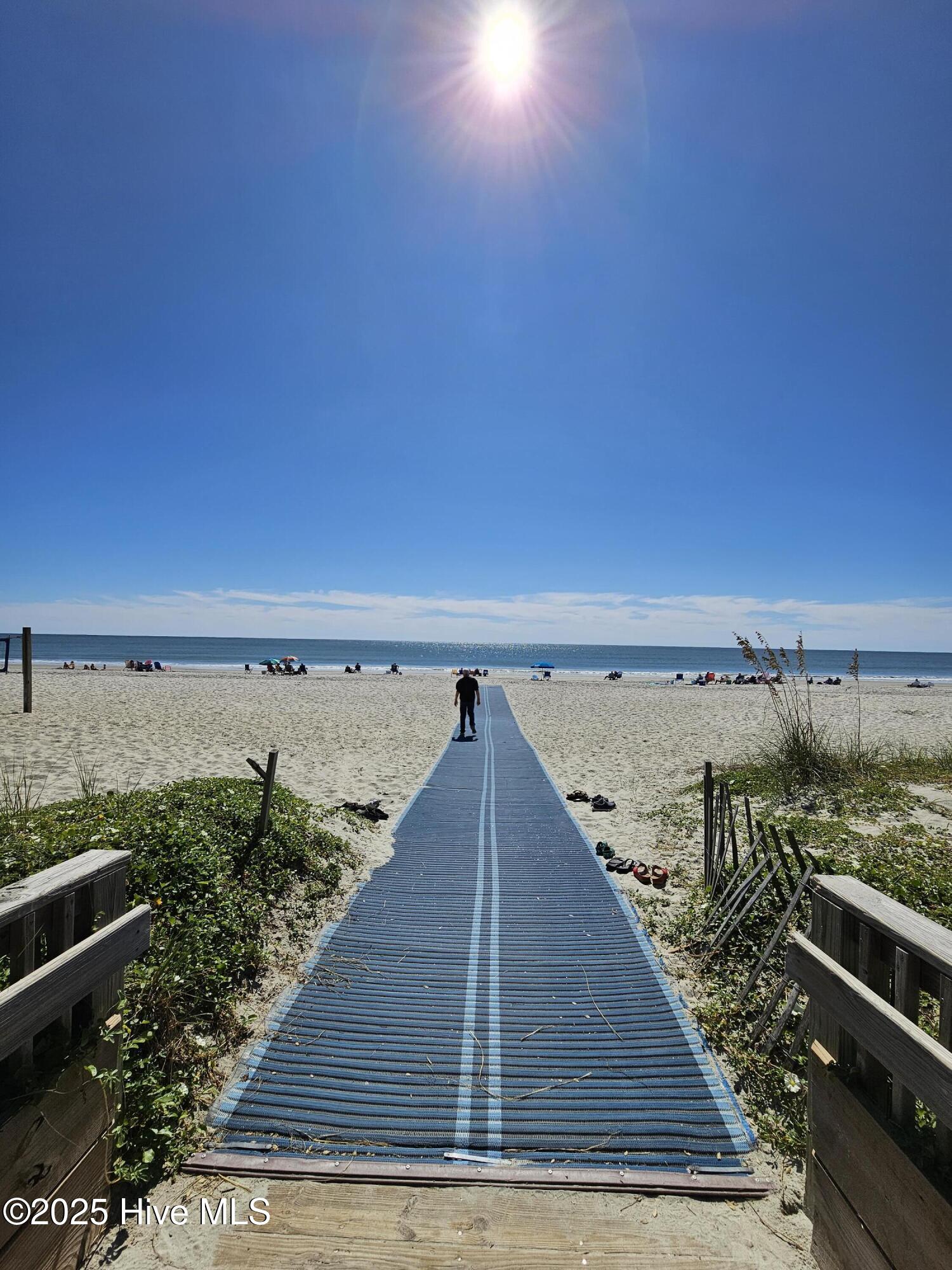 100537527 | Photo 47