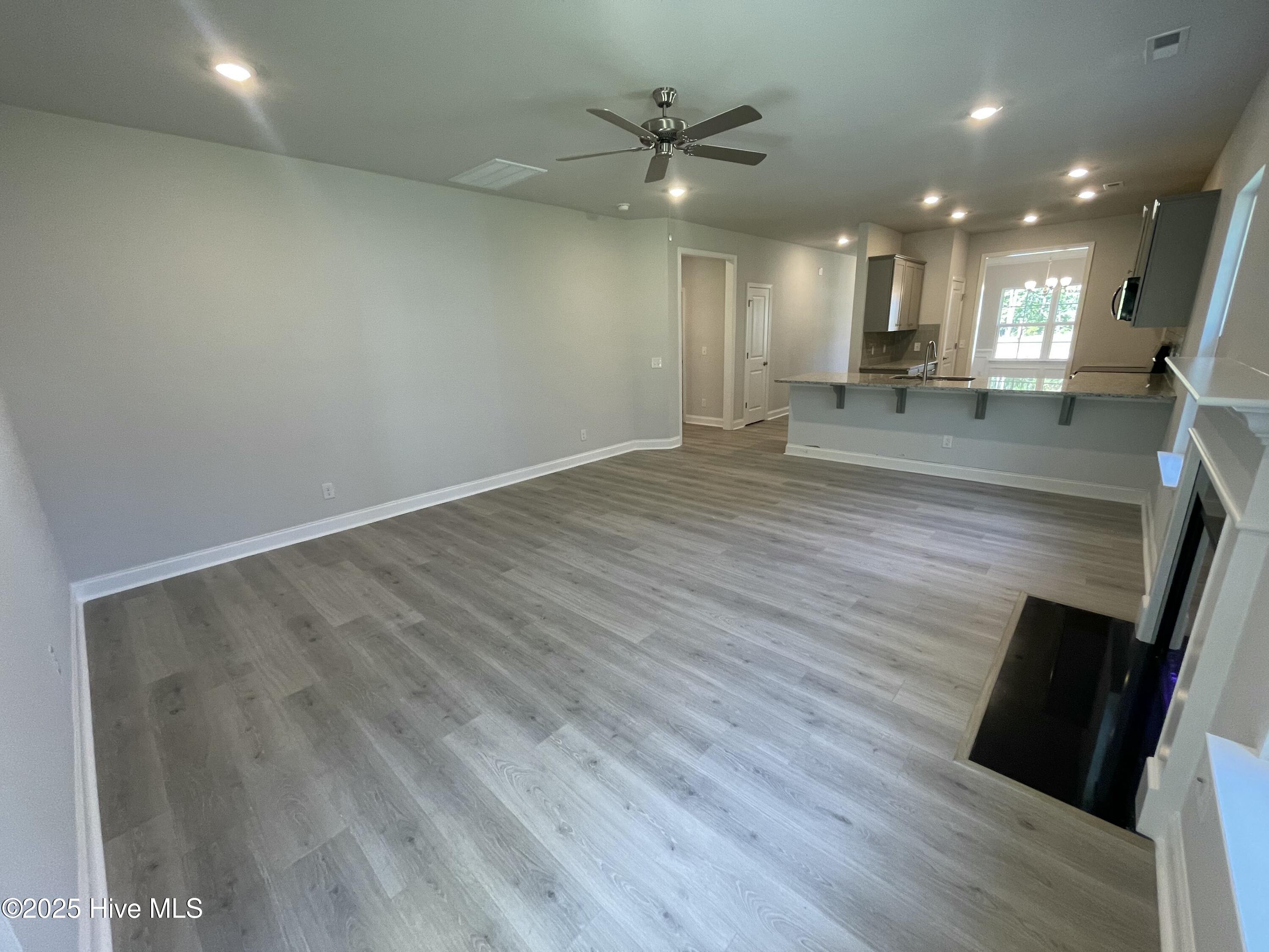 100522611 | Photo 29