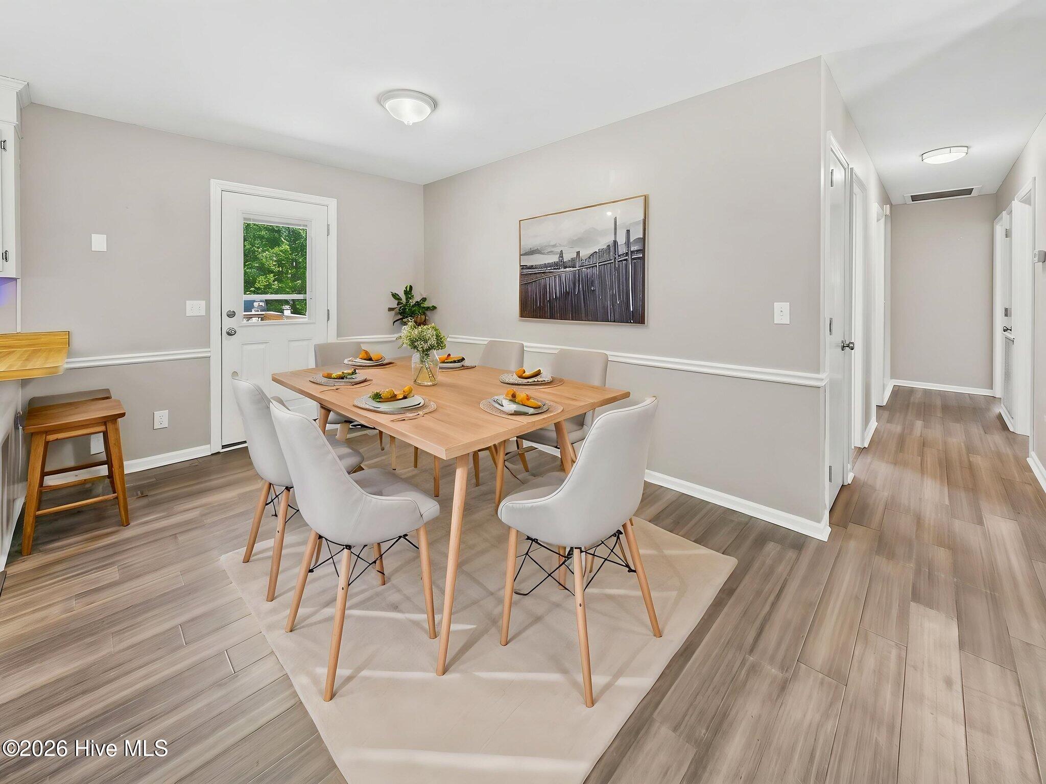 100569518 | Photo 11