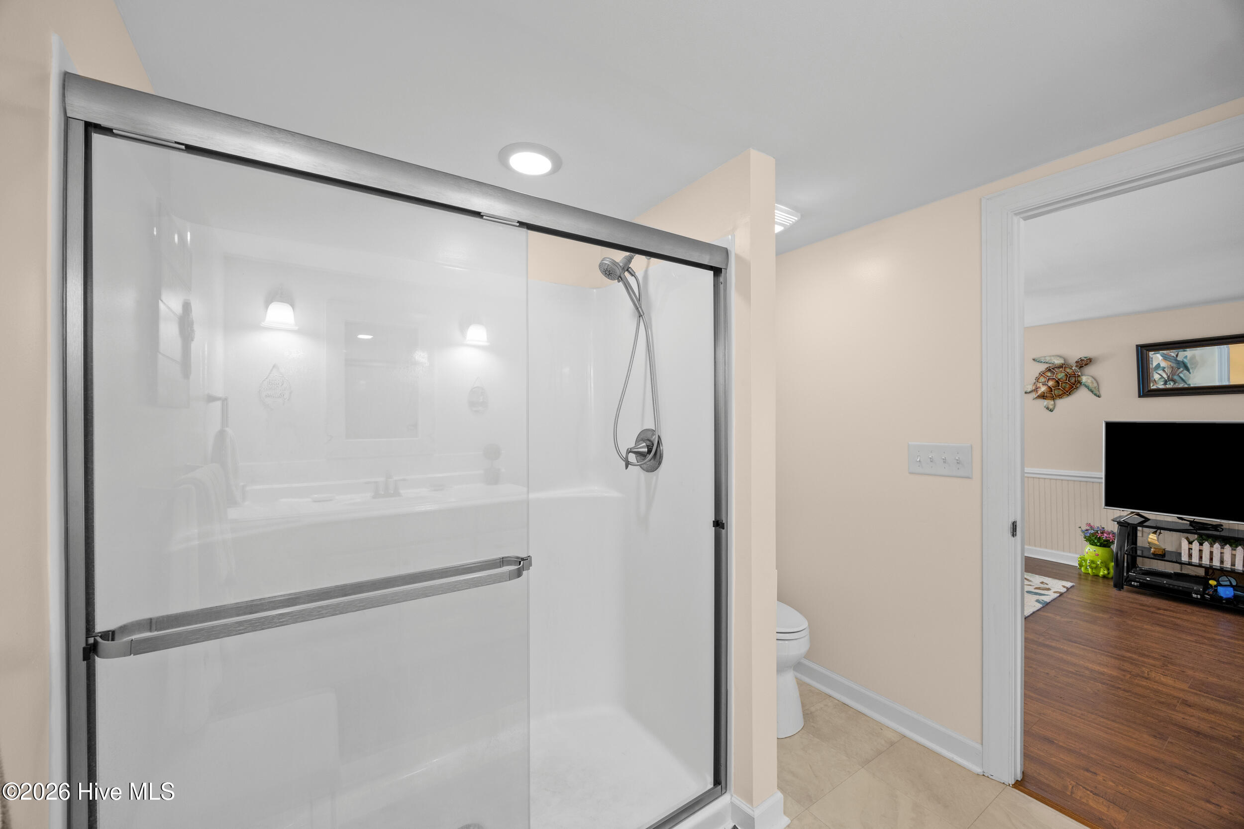 100567287 | Photo 25