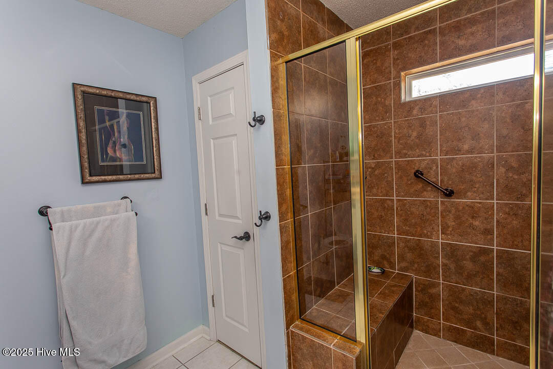 100493177 | Photo 28