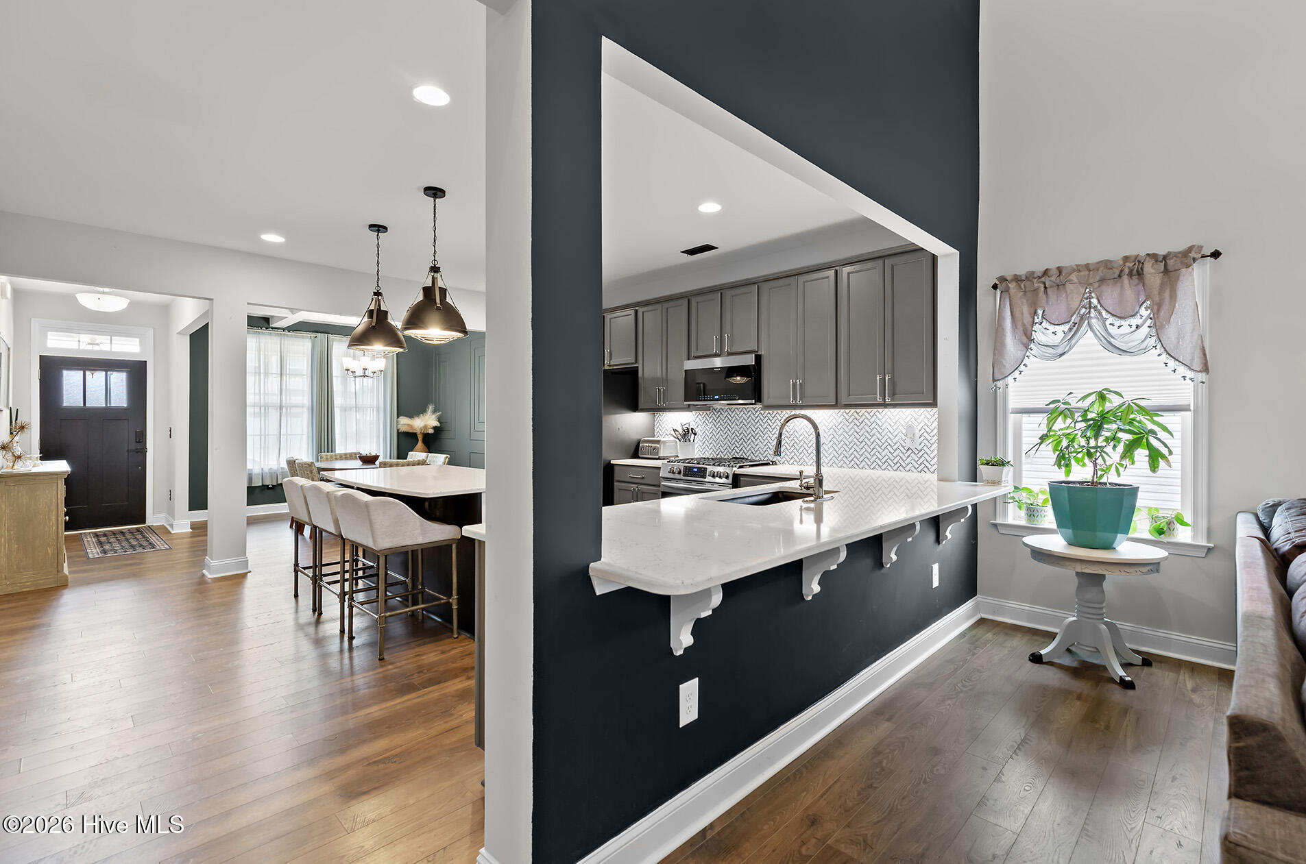 100549567 | Photo 13