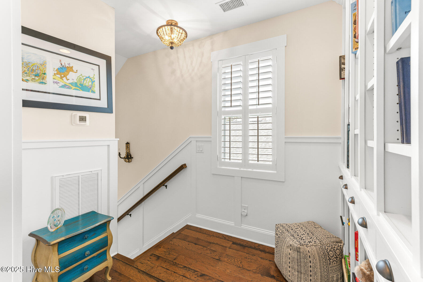 100544717 | Photo 36