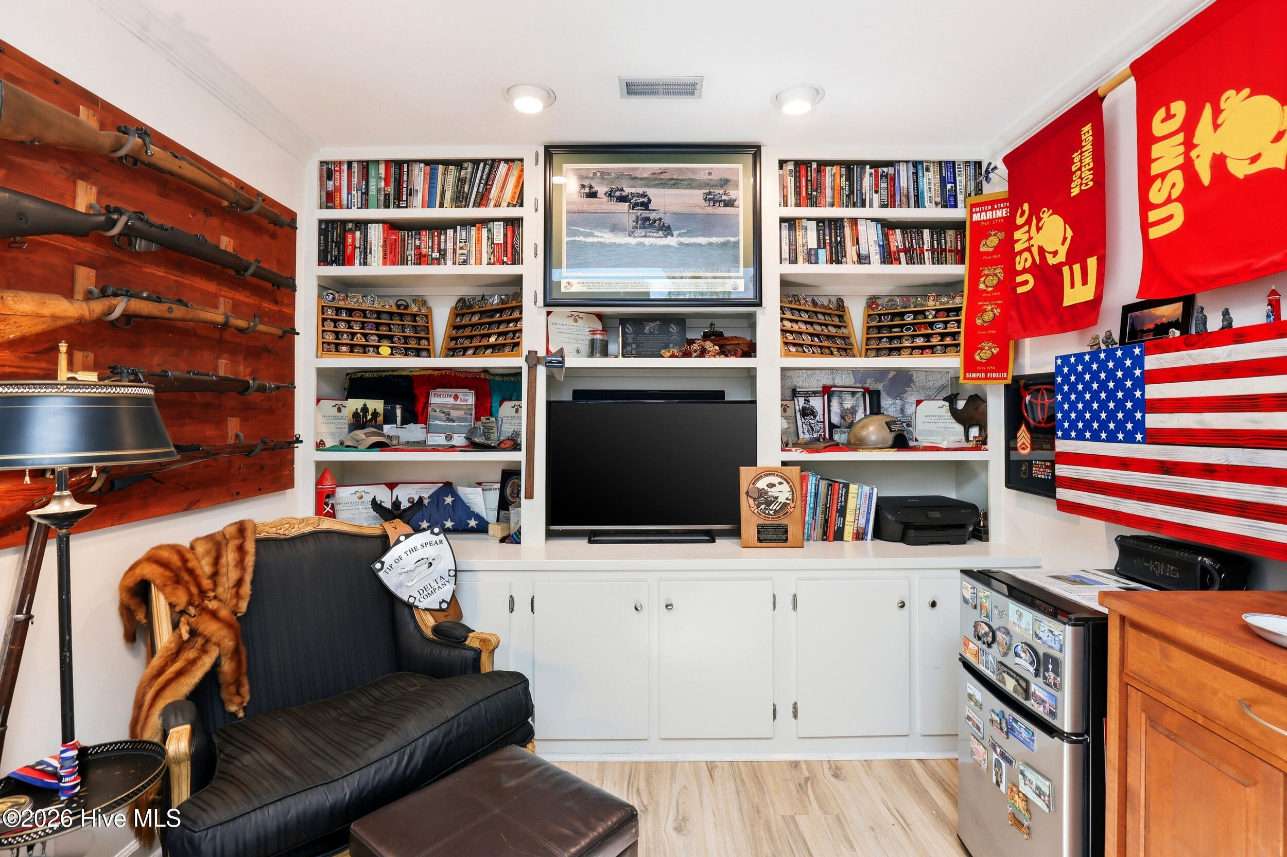 100569802 | Photo 32