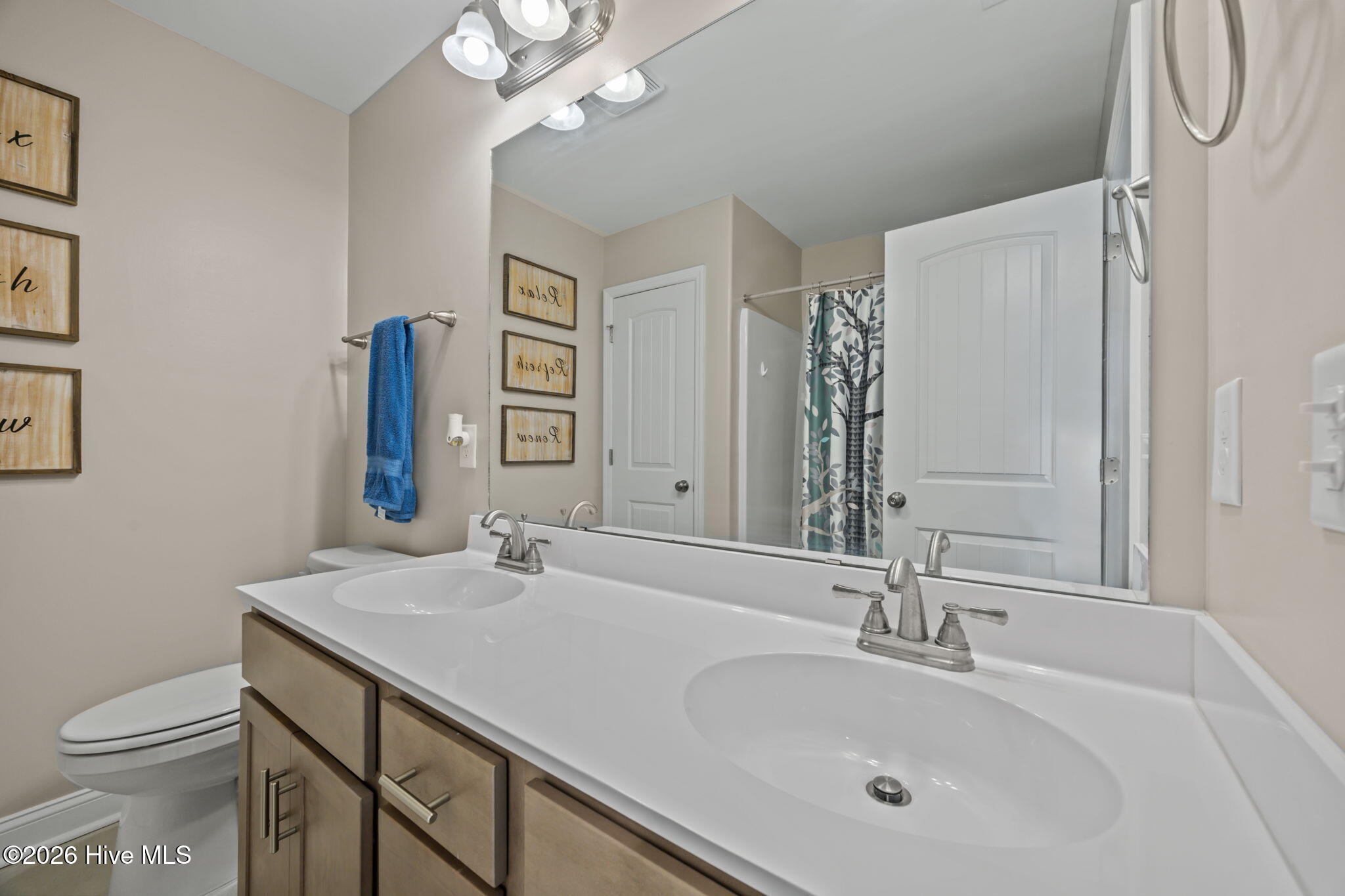 100561827 | Photo 30