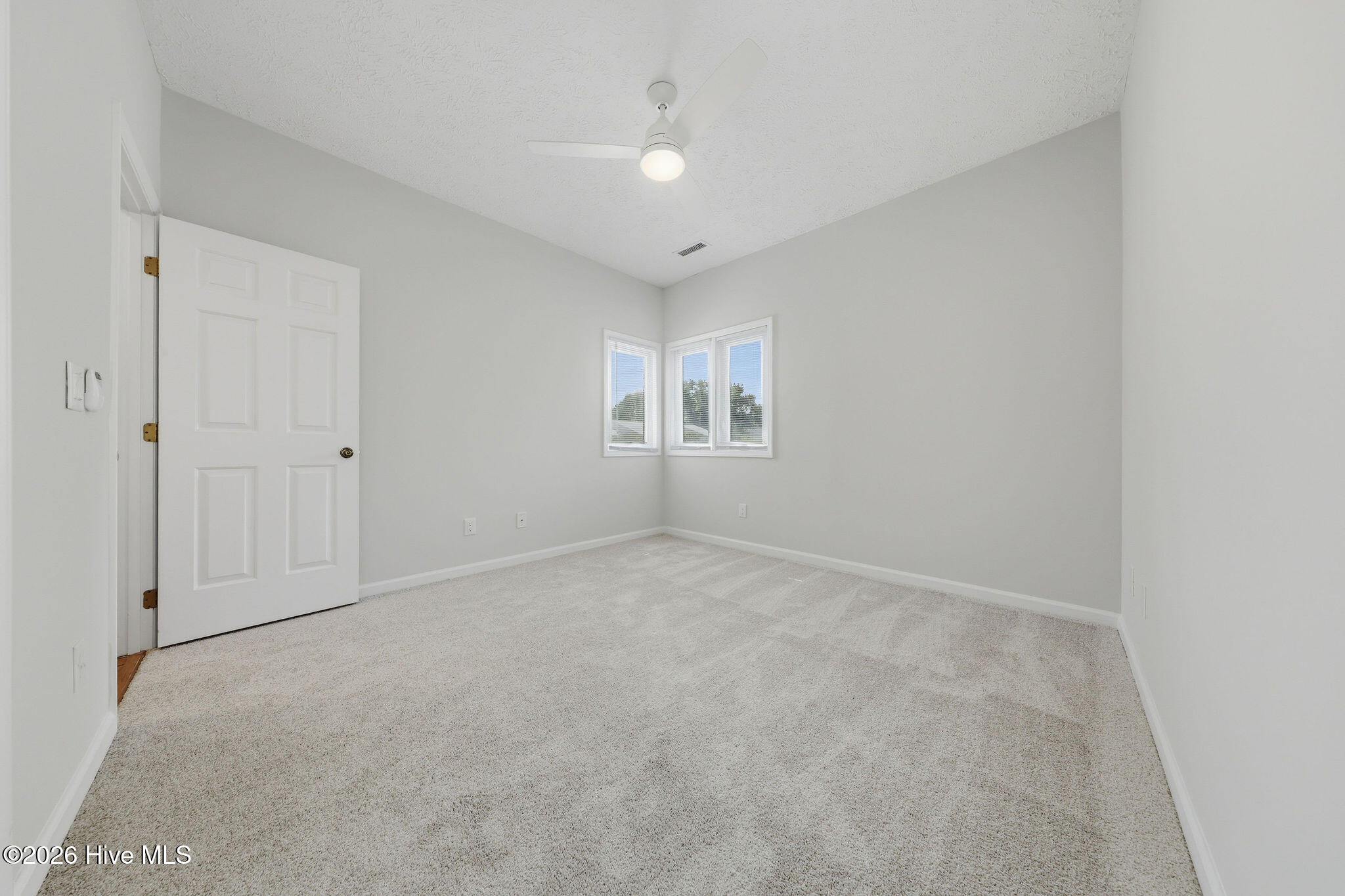 100569569 | Photo 14