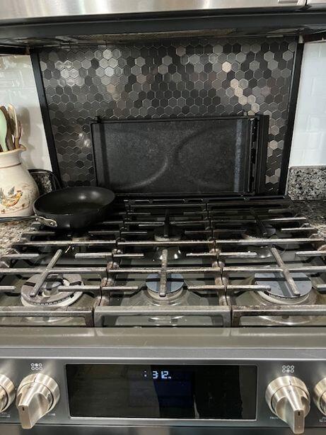 Gas Range!