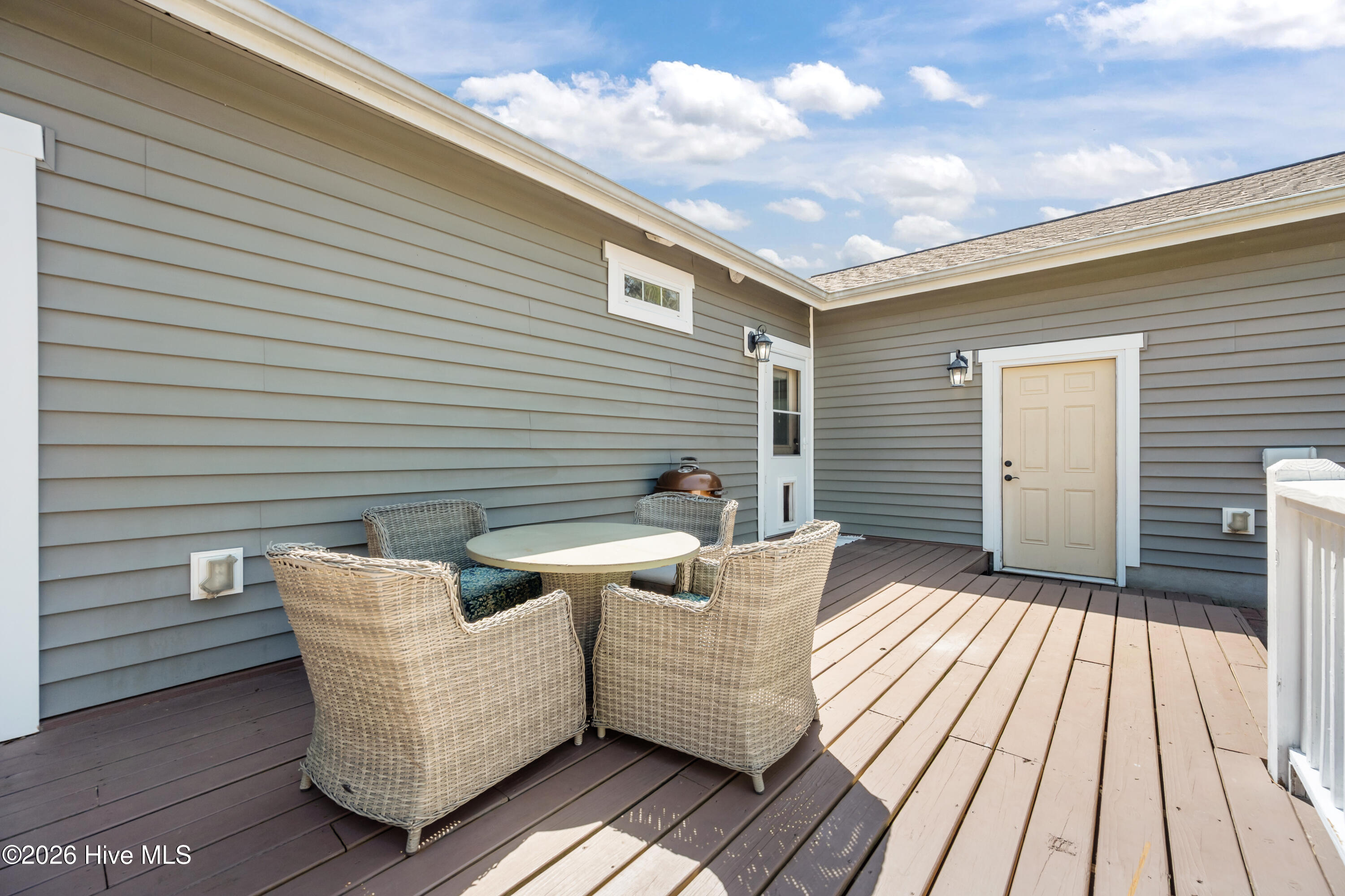 100566521 | Photo 19