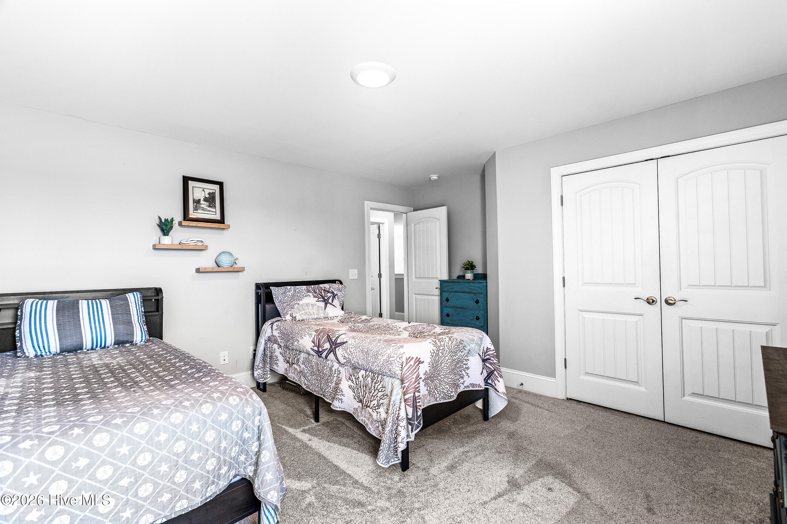 100563975 | Photo 29