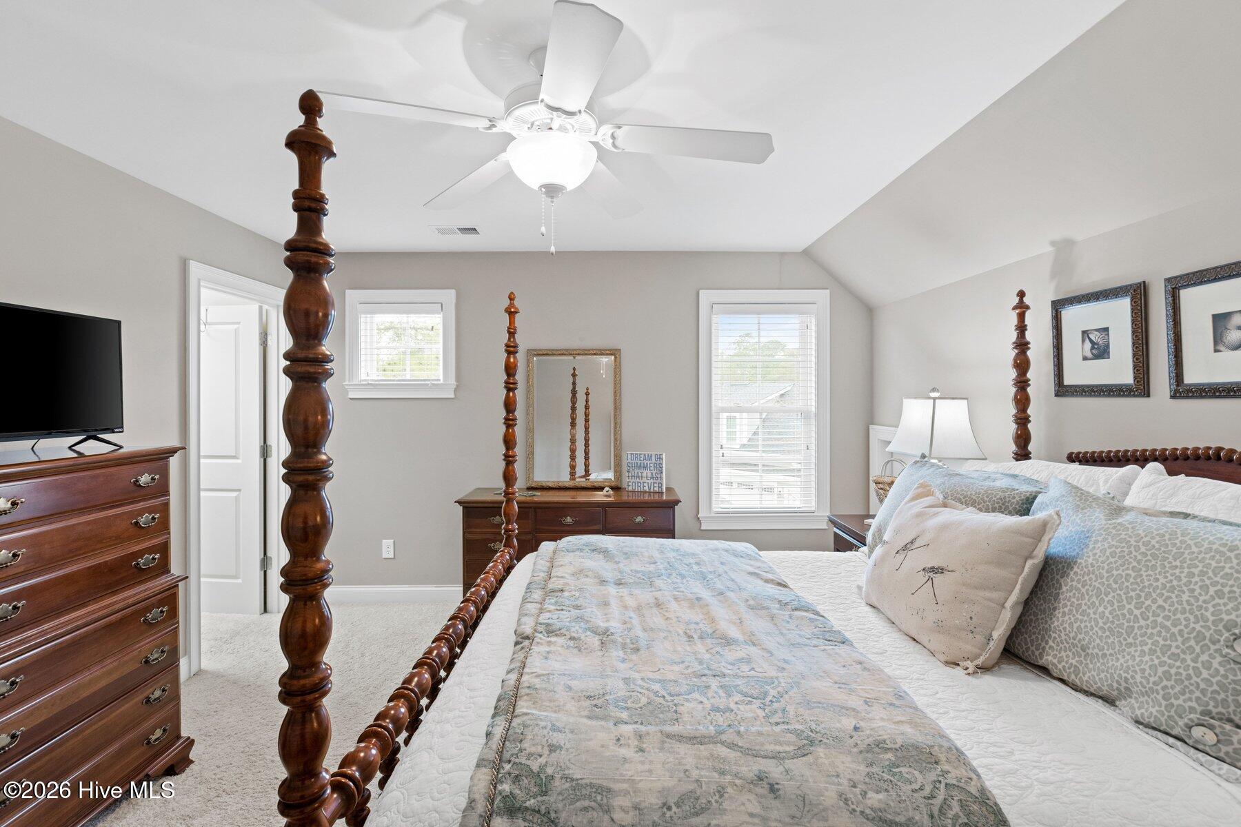 100559574 | Photo 38