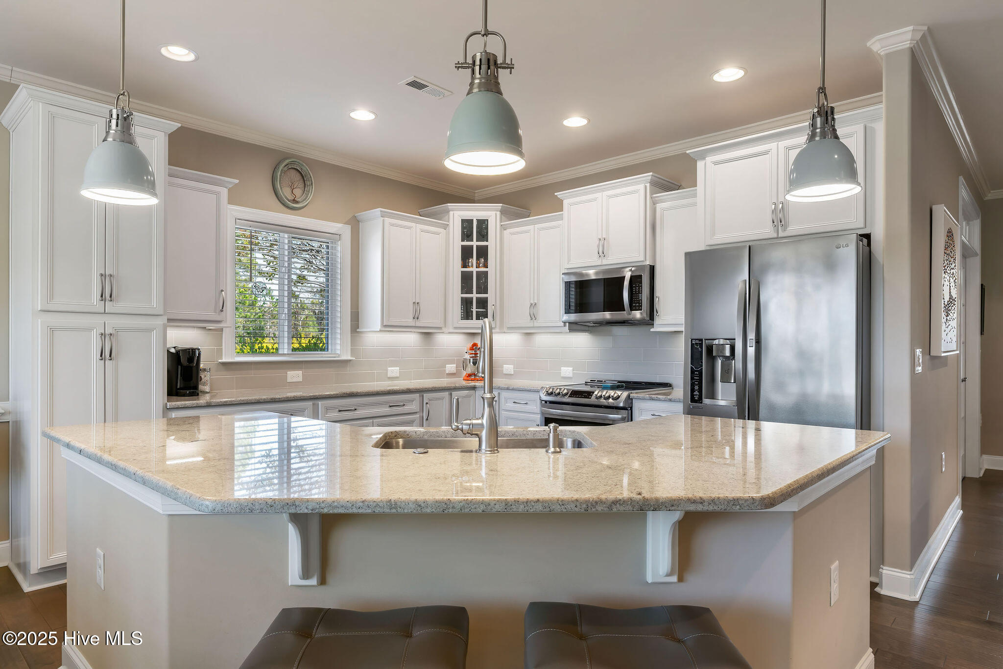 100542604 | Photo 24