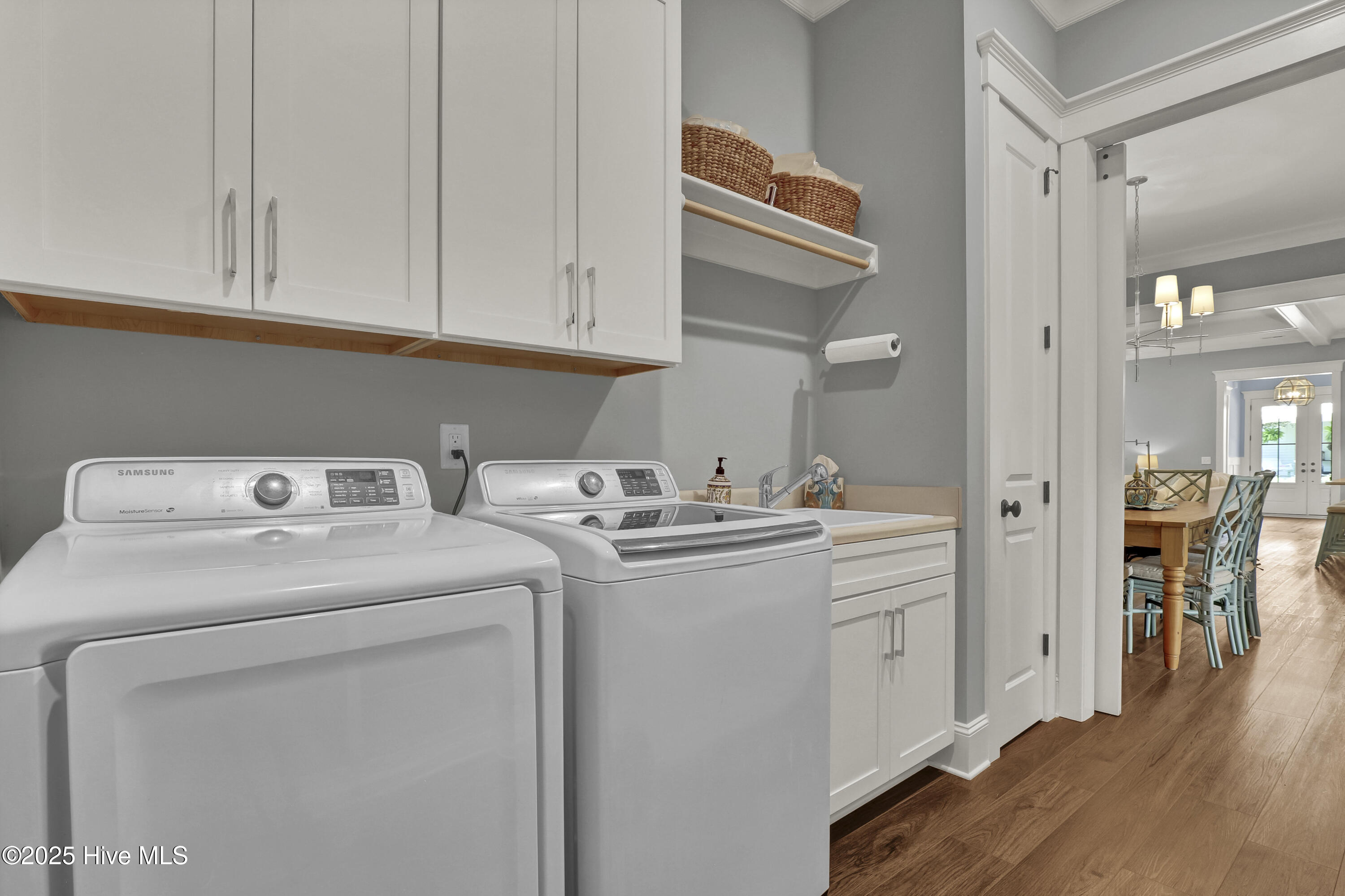 100523529 | Photo 23