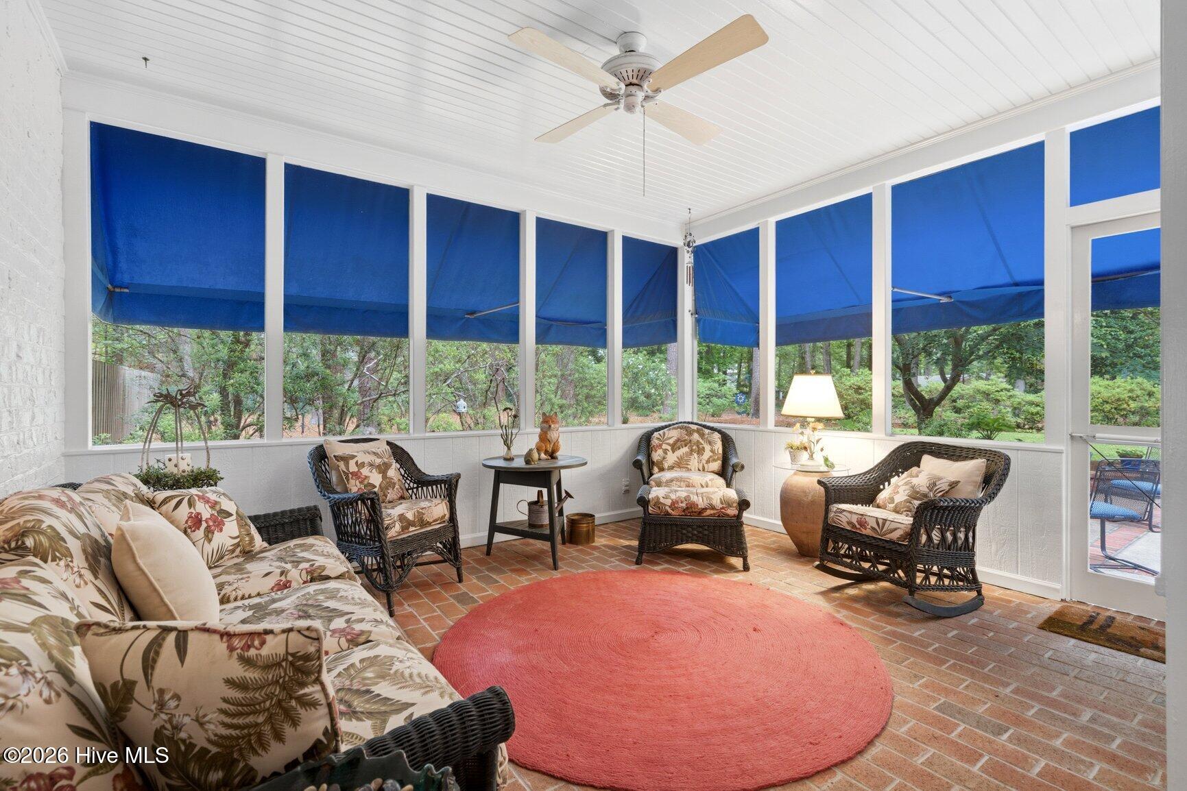 Located just off the kitchen/breakfast room