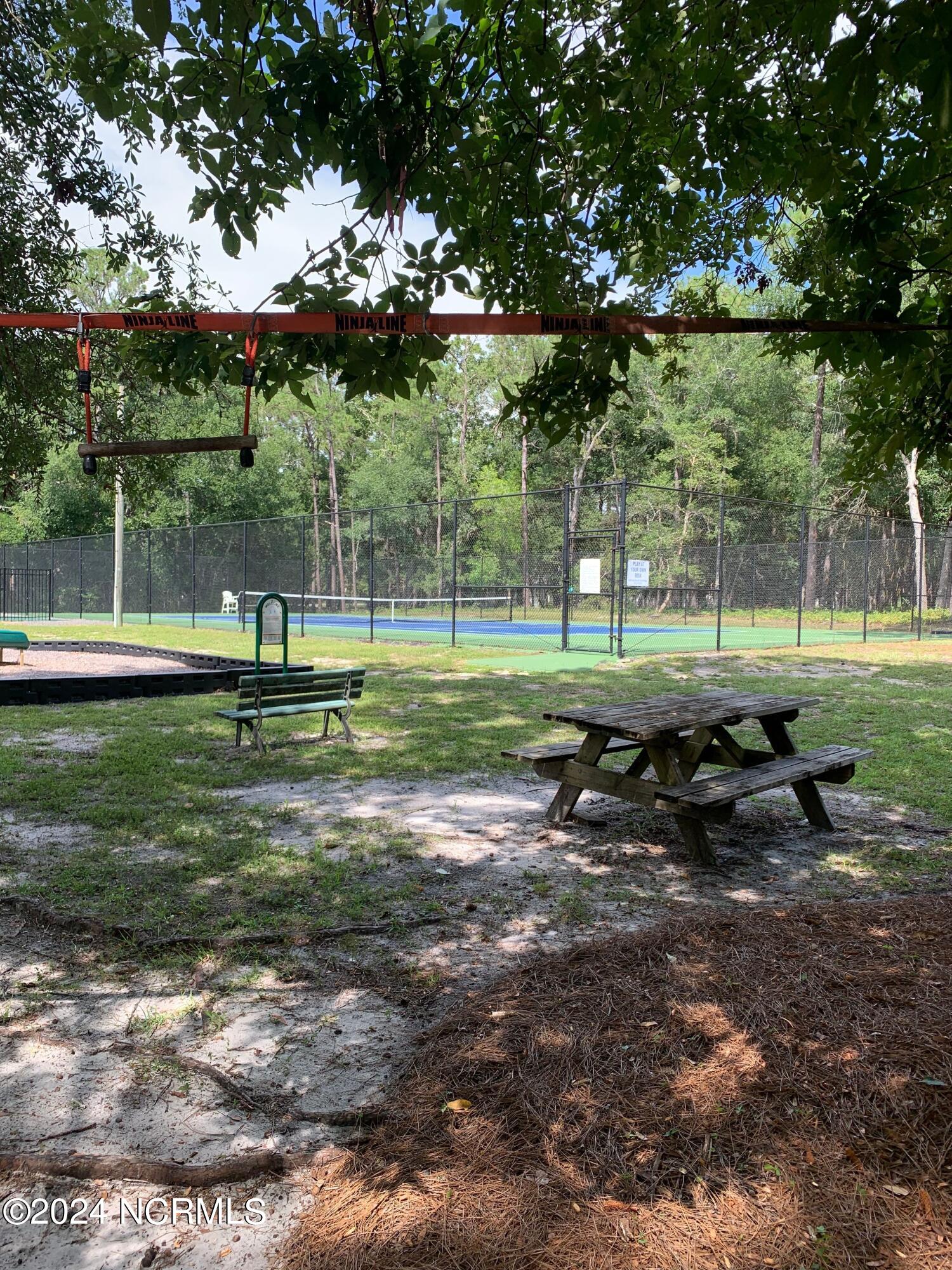 100560812 | Photo 40