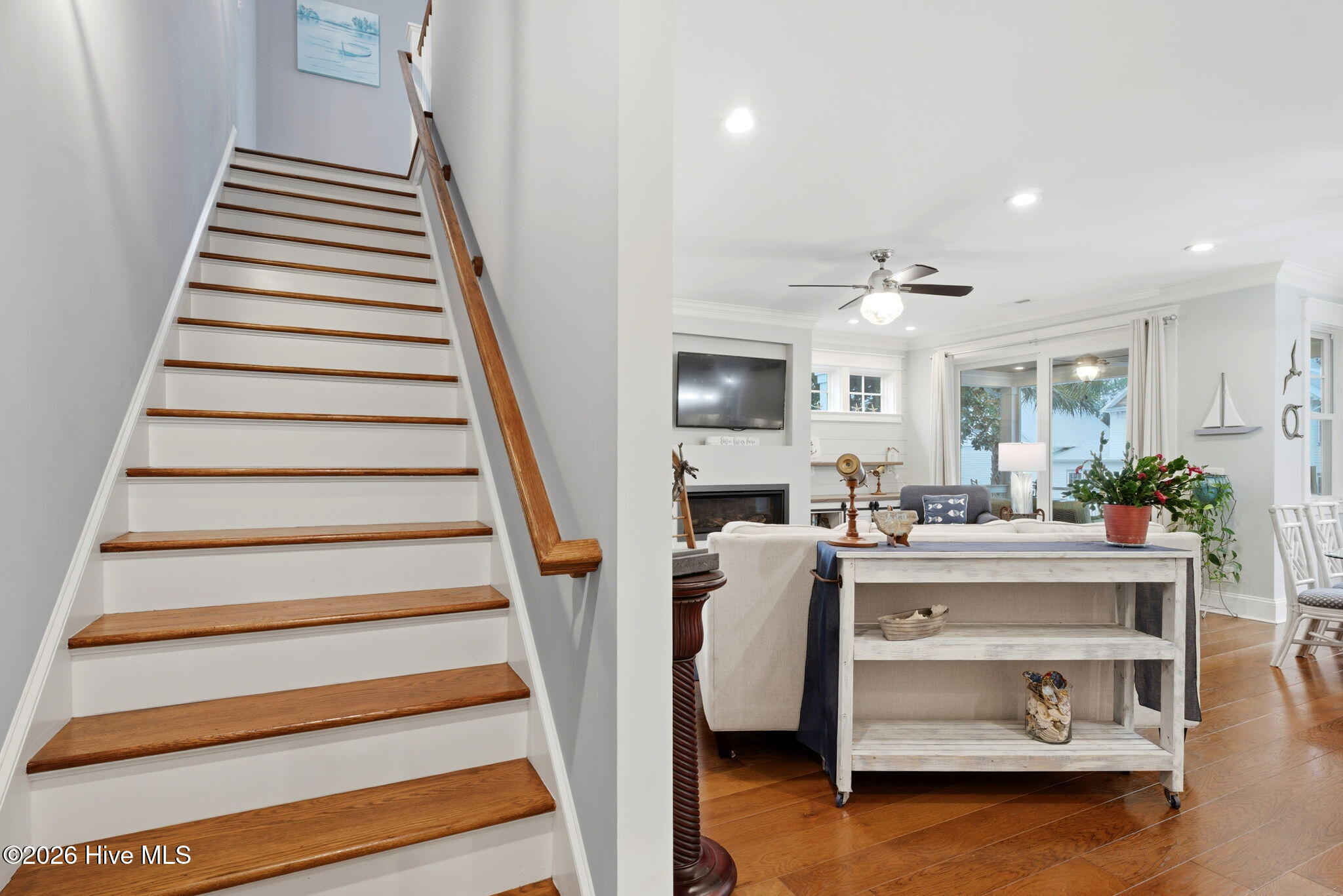 100553836 | Photo 33