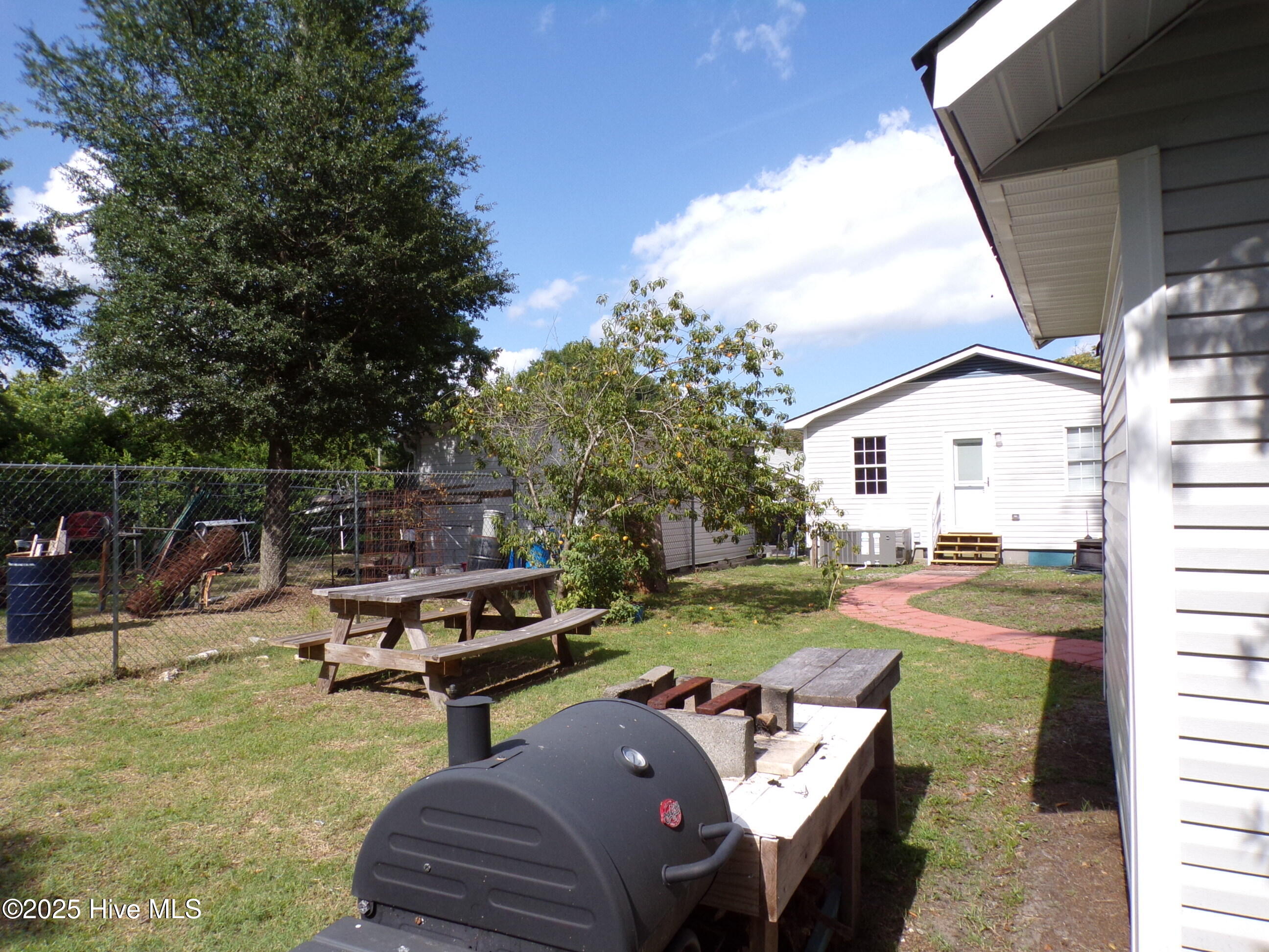 100520193 | Photo 20