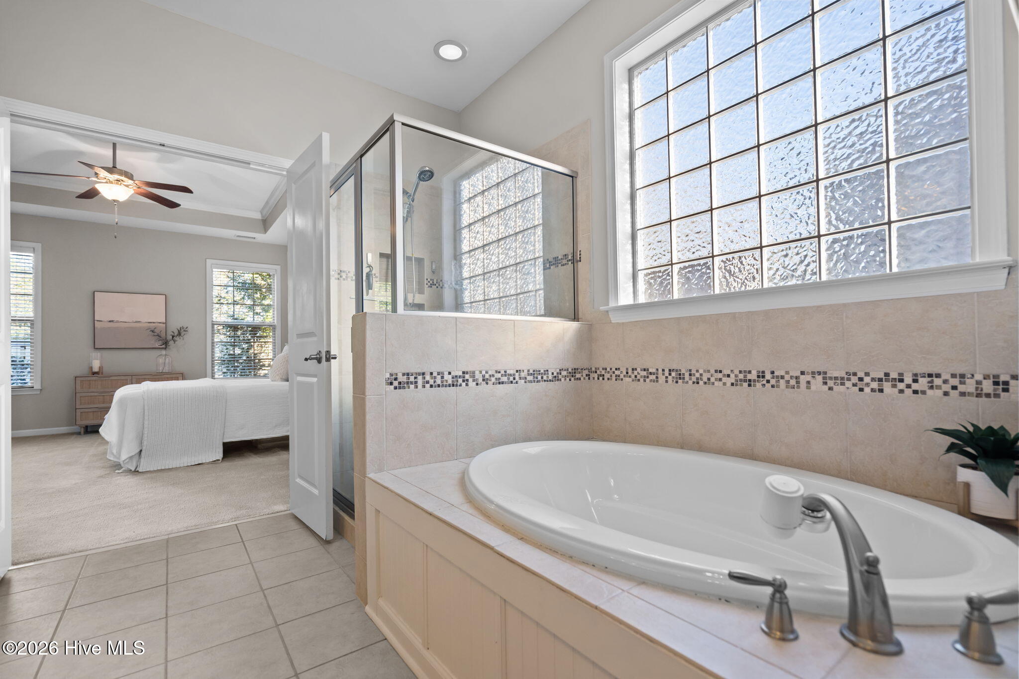 100554363 | Photo 36