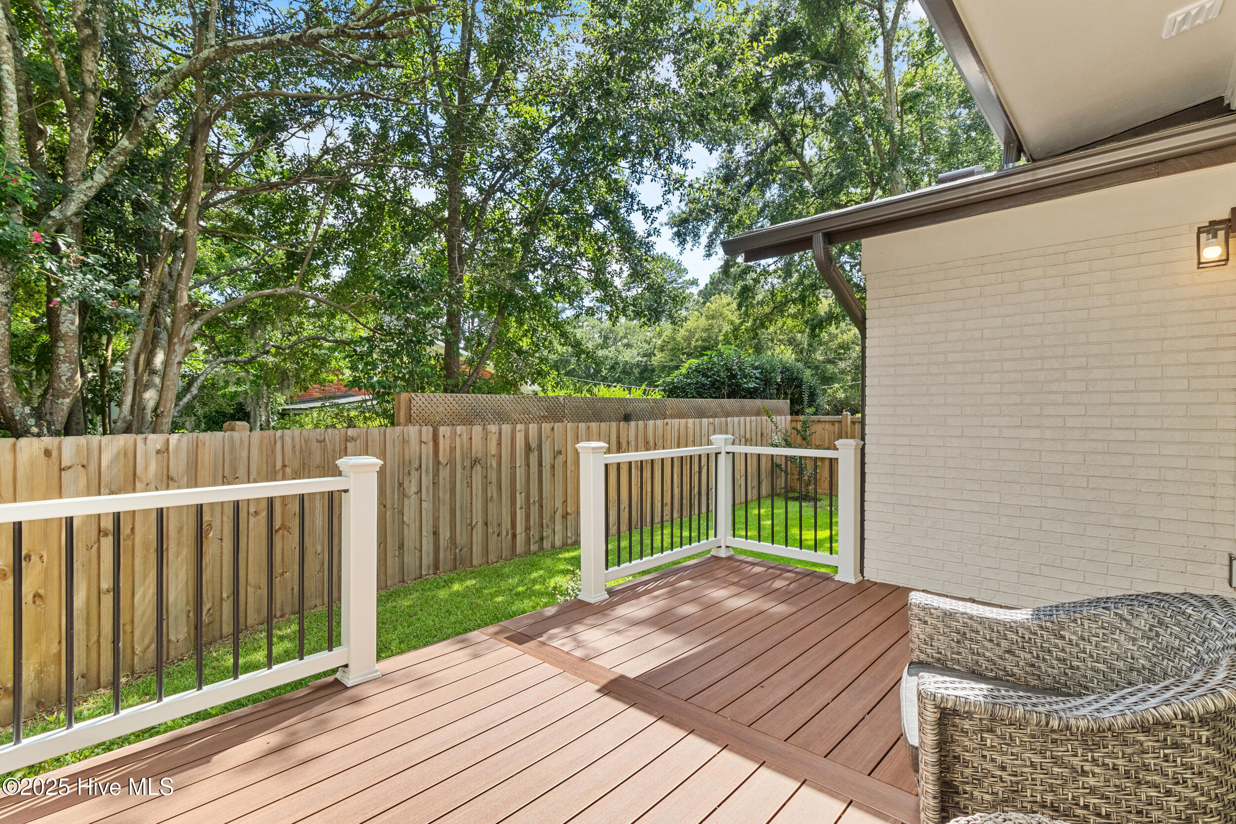 100561677 | Photo 53