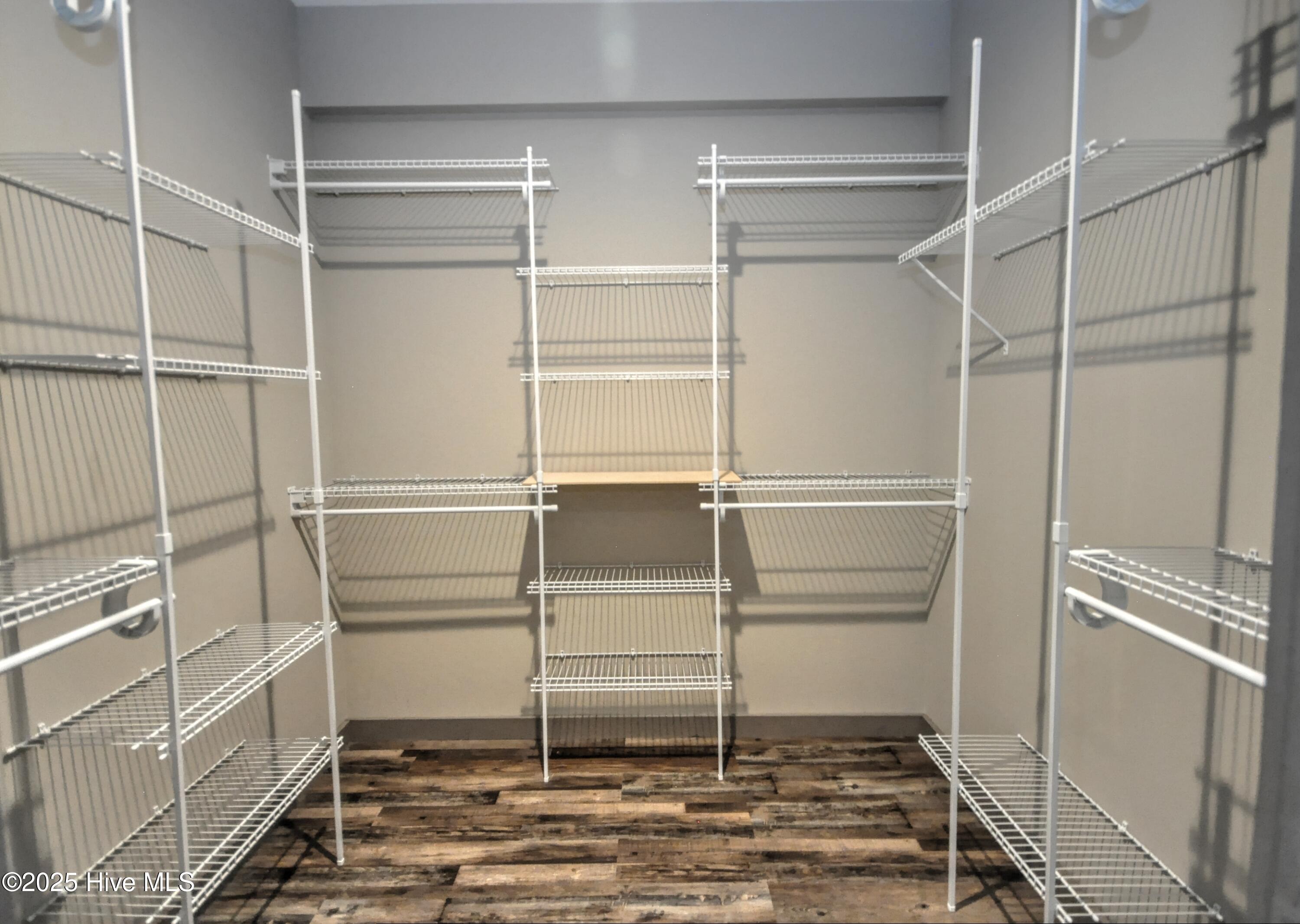 100535585 | Photo 42