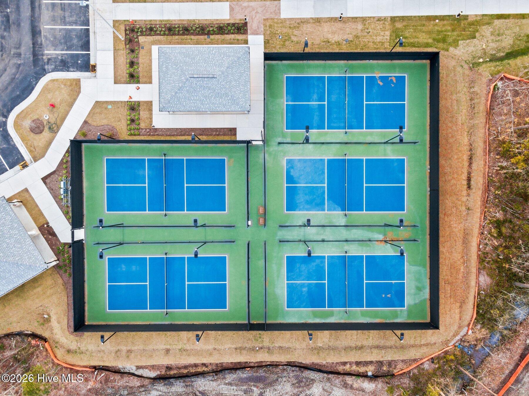 100557024 | Photo 43