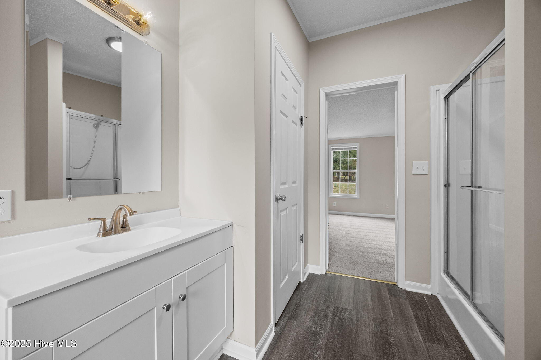 100538807 | Photo 15