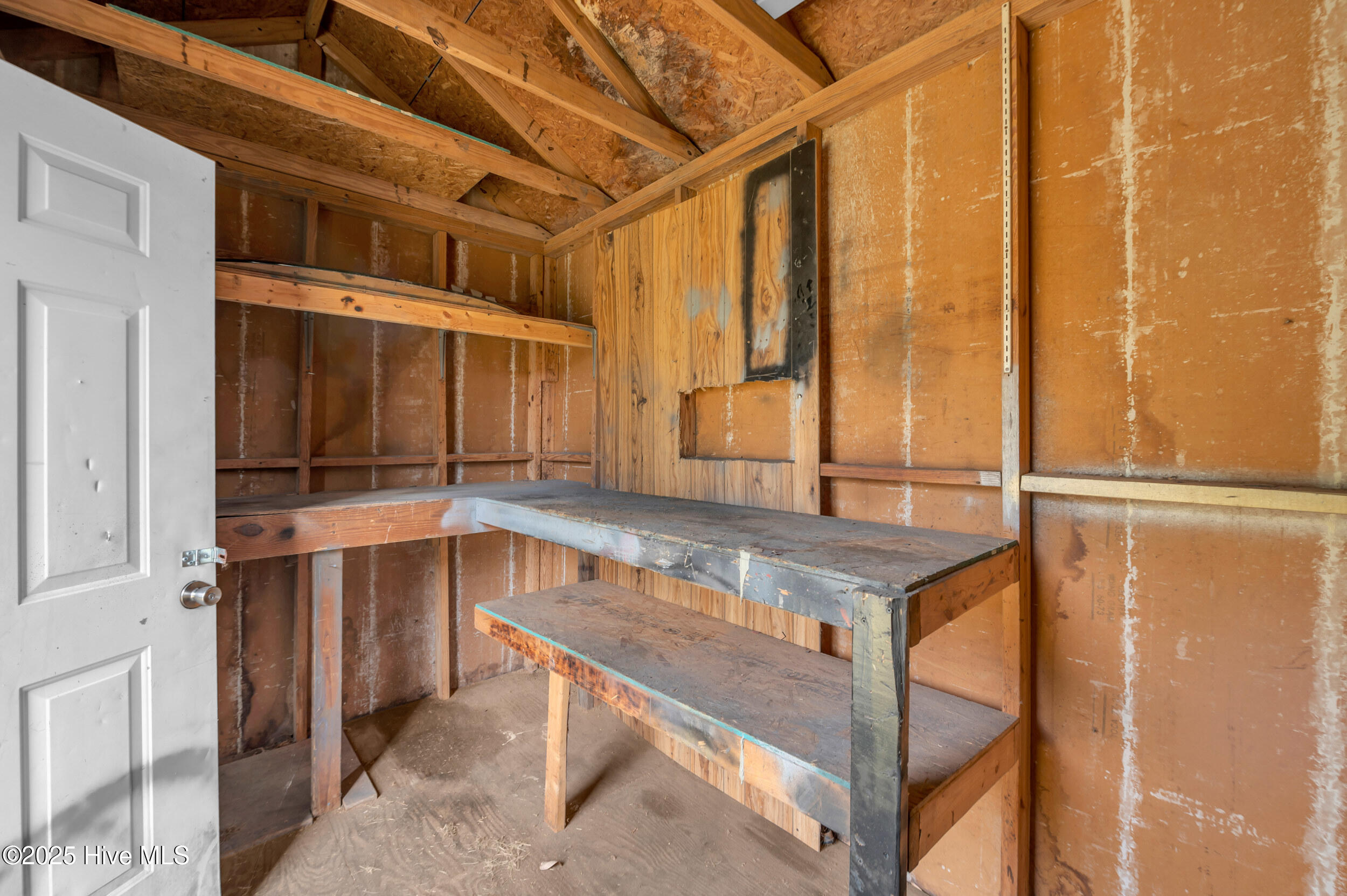 100543883 | Photo 36