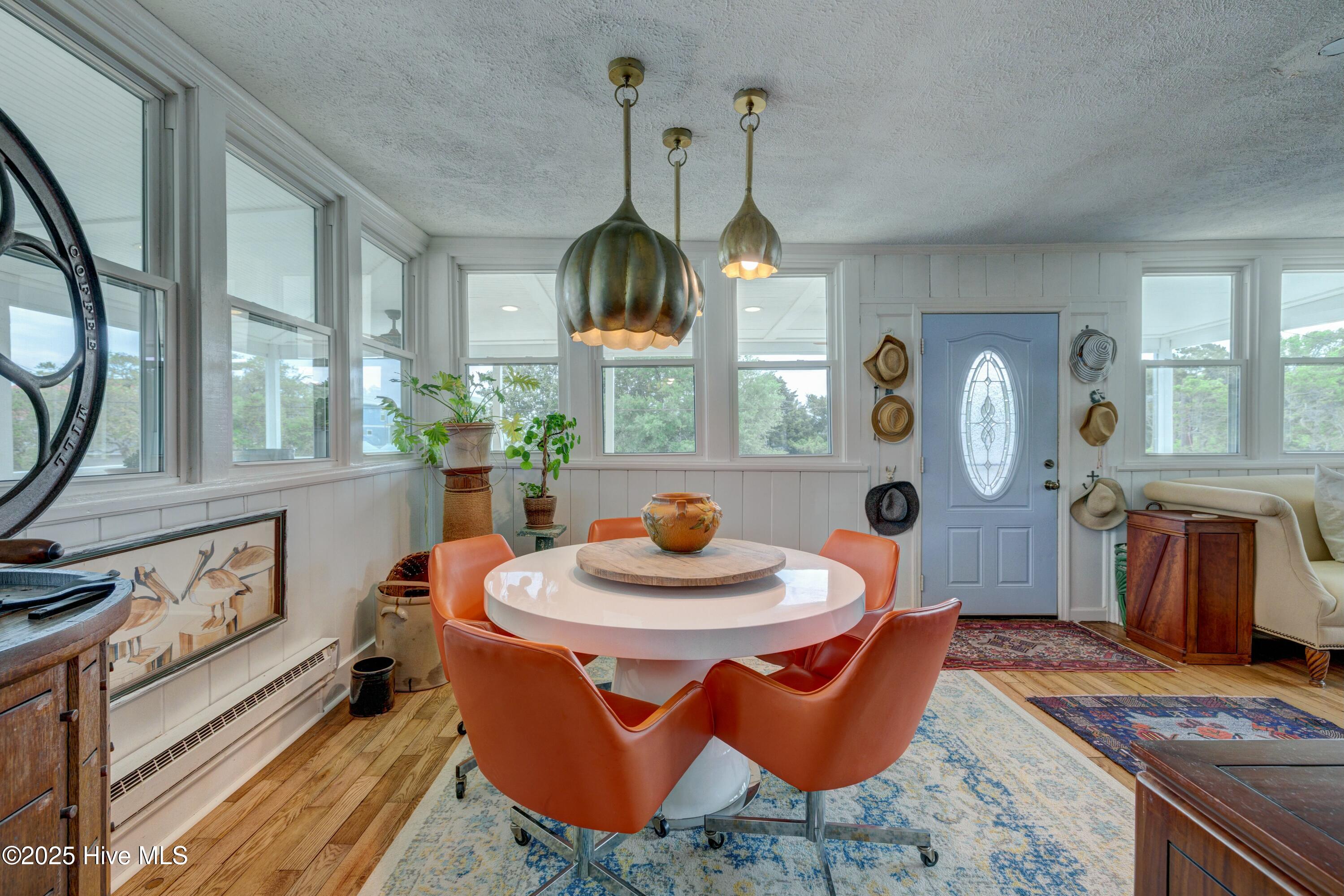 100501642 | Photo 16