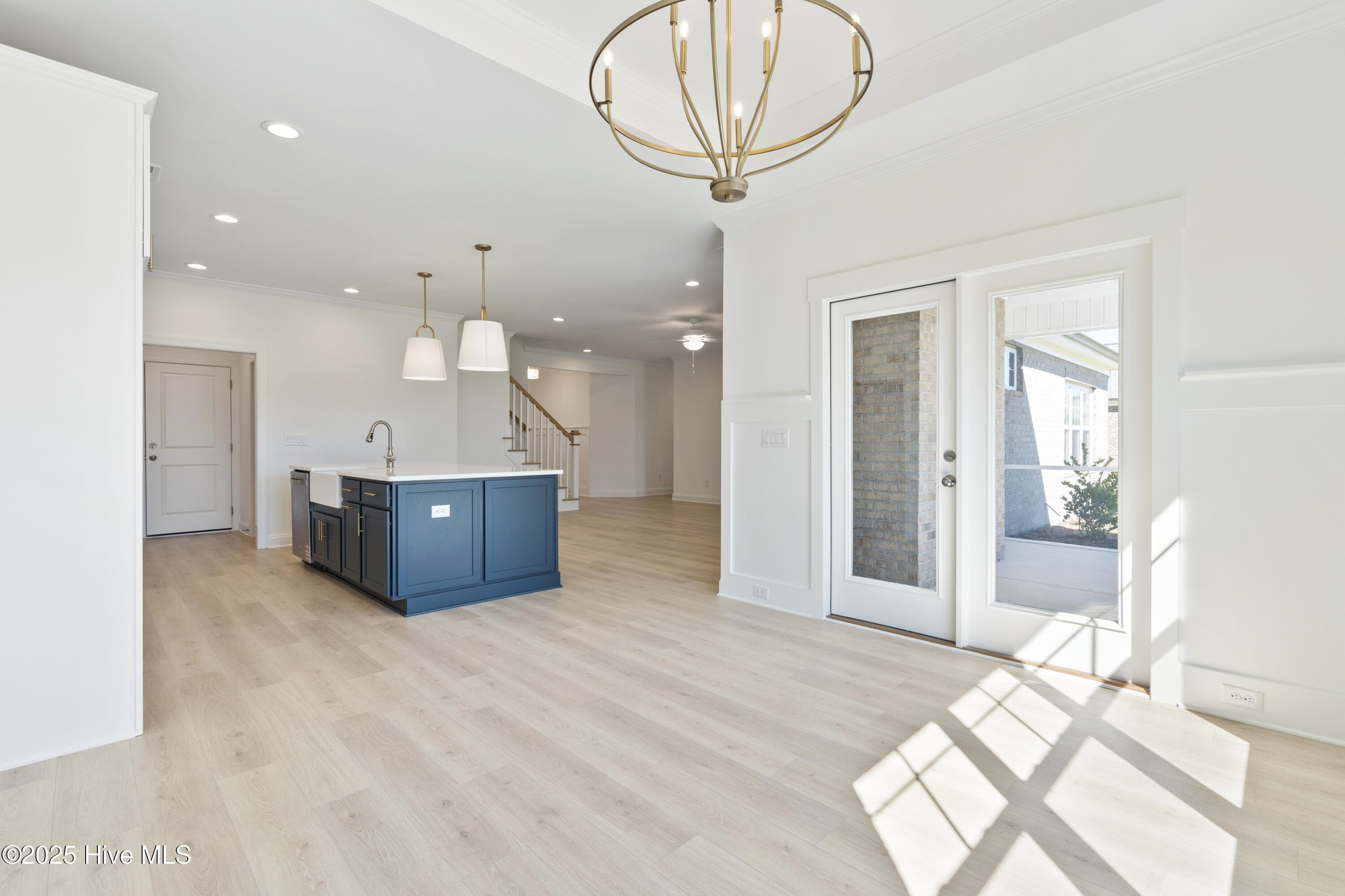 100517752 | Photo 14