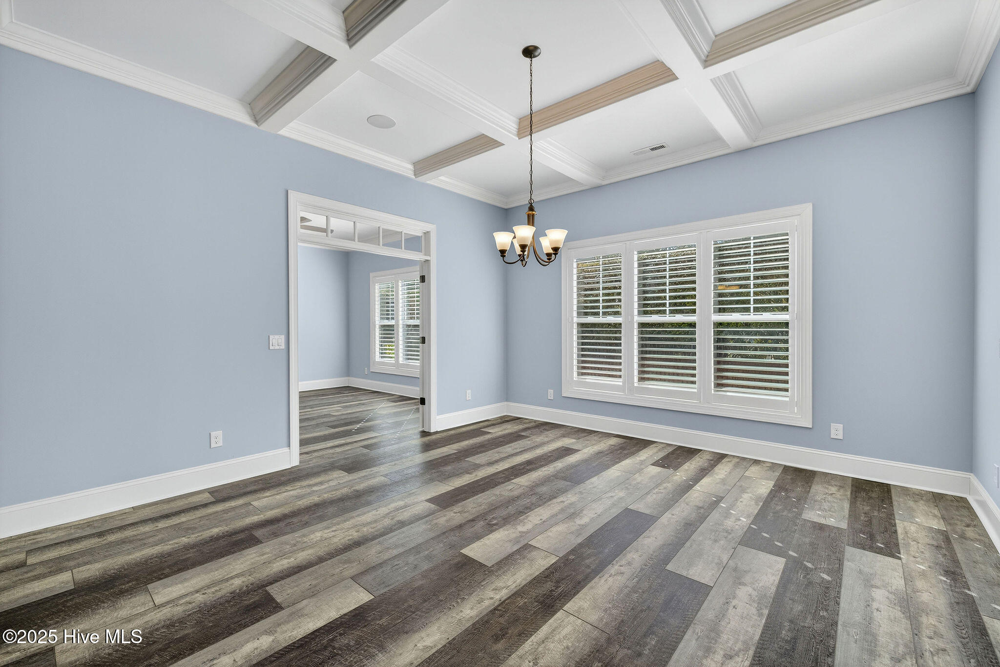 100512498 | Photo 10