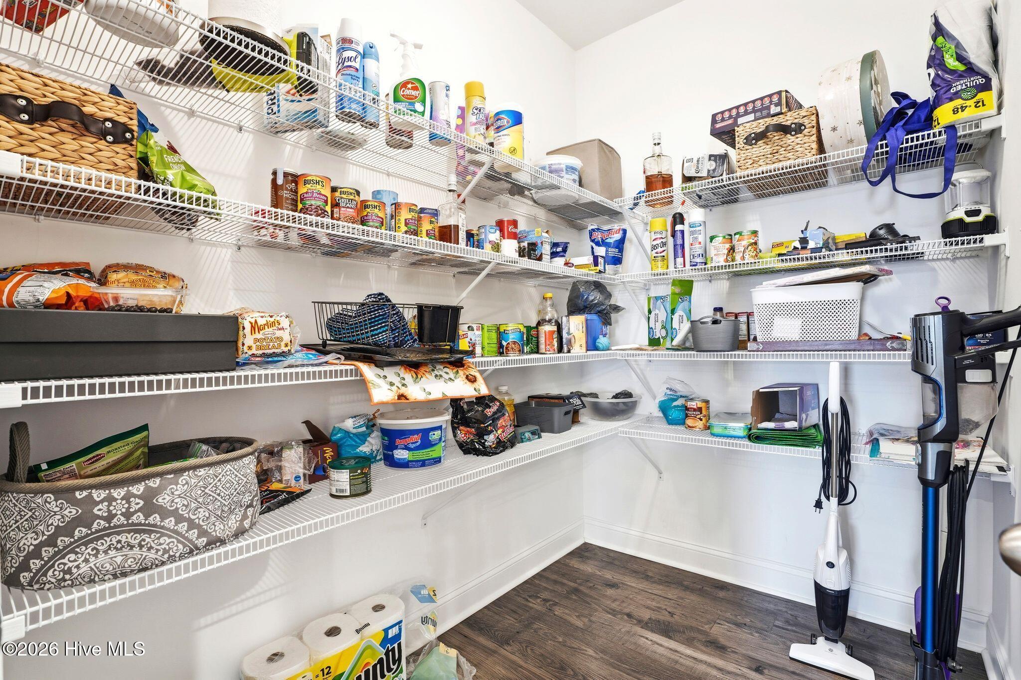 100567646 | Photo 21